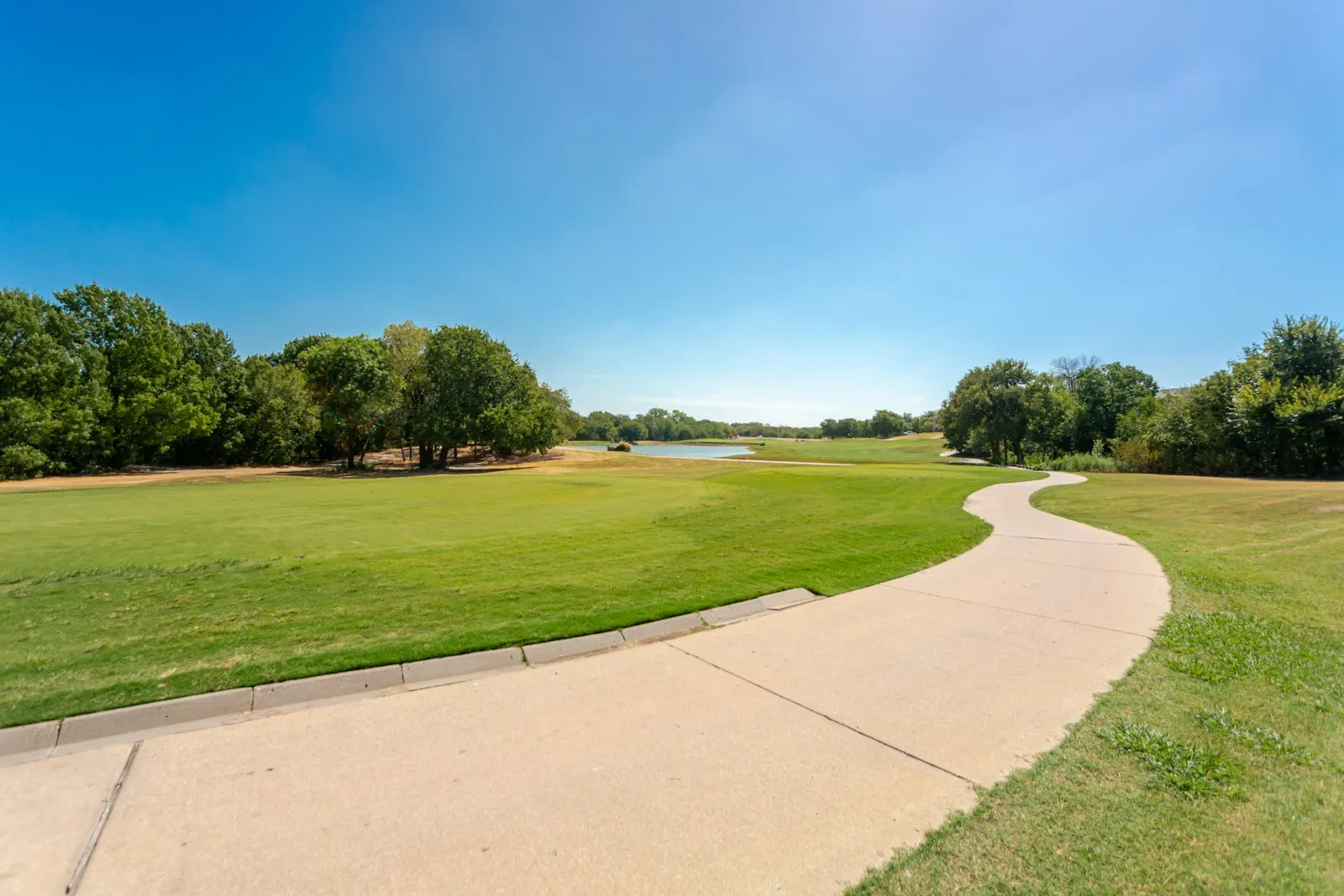 Single Family Residence For Sale in Collin County , 1859 Wood Duck Lane, Allen, Texas 75013, 4 Bedroom, 4 Bathroom, 3 Garage spaces, 3,164 Sqft, built in 2015, mls#21388416, Real Estate Agent in Allen, Homes For Sale in Collin county, Homes For Sale in Allen, Realtor in Allen Texas, Real Estate Brokerage Independent Realty Texas, Luminita Cordes Realtor