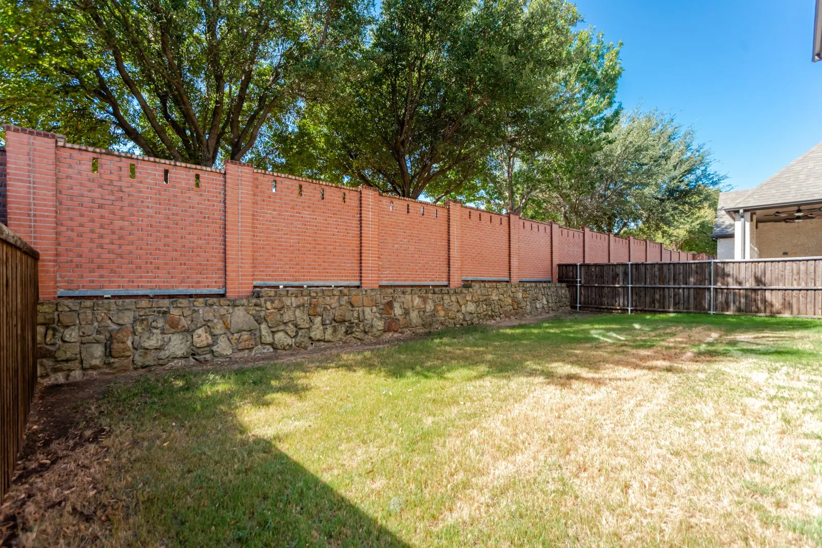 Single Family Residence For Sale in Collin County , 1859 Wood Duck Lane, Allen, Texas 75013, 4 Bedroom, 4 Bathroom, 3 Garage spaces, 3,164 Sqft, built in 2015, mls#21388416, Real Estate Agent in Allen, Homes For Sale in Collin county, Homes For Sale in Allen, Realtor in Allen Texas, Real Estate Brokerage Independent Realty Texas, Luminita Cordes Realtor