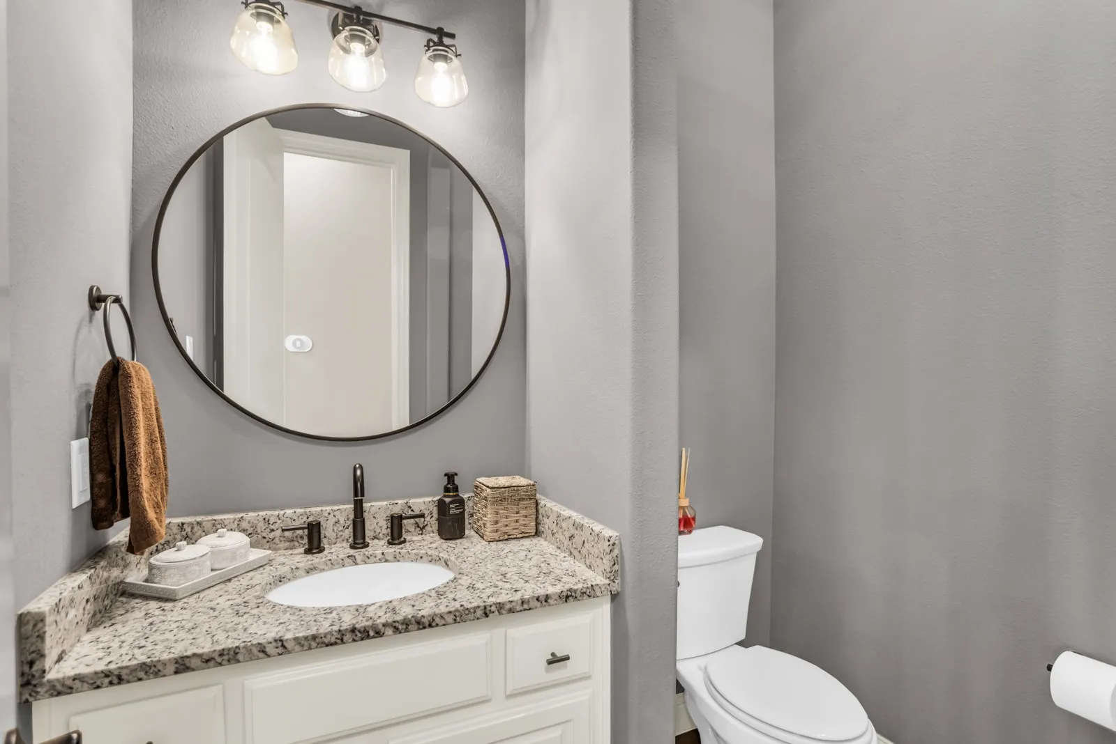 Single Family Residence For Sale in Collin County , 1859 Wood Duck Lane, Allen, Texas 75013, 4 Bedroom, 4 Bathroom, 3 Garage spaces, 3,164 Sqft, built in 2015, mls#21388416, Real Estate Agent in Allen, Homes For Sale in Collin county, Homes For Sale in Allen, Realtor in Allen Texas, Real Estate Brokerage Independent Realty Texas, Luminita Cordes Realtor