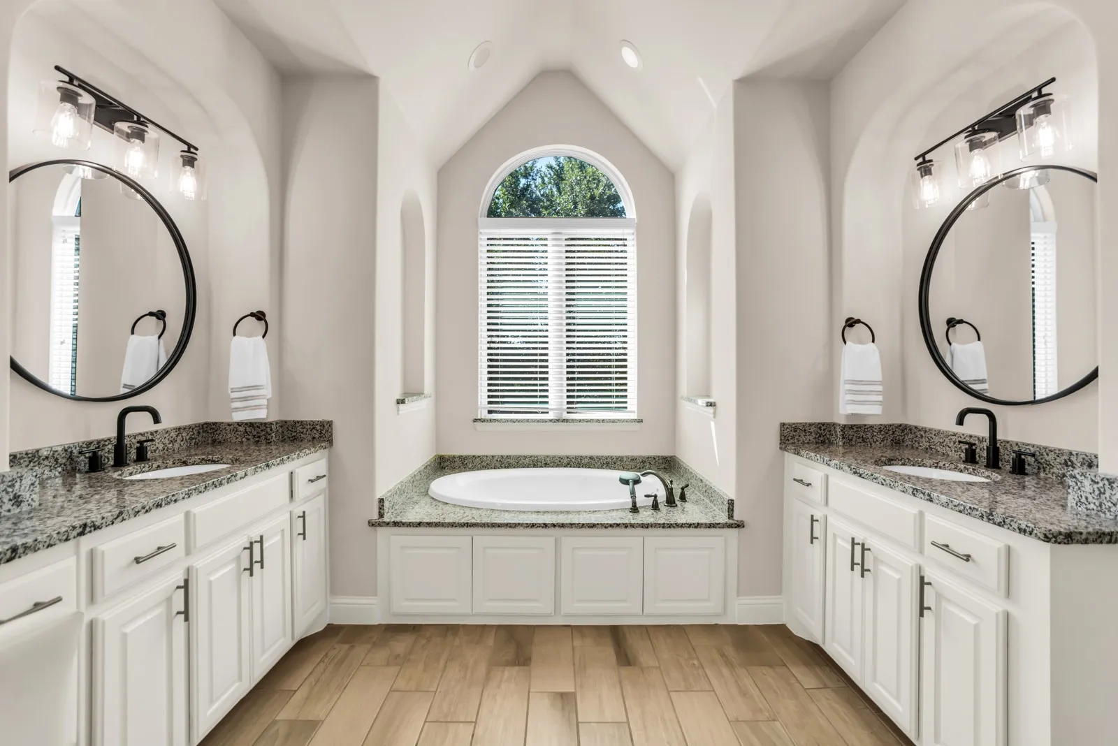 Single Family Residence For Sale in Collin County , 1859 Wood Duck Lane, Allen, Texas 75013, 4 Bedroom, 4 Bathroom, 3 Garage spaces, 3,164 Sqft, built in 2015, mls#21388416, Real Estate Agent in Allen, Homes For Sale in Collin county, Homes For Sale in Allen, Realtor in Allen Texas, Real Estate Brokerage Independent Realty Texas, Luminita Cordes Realtor