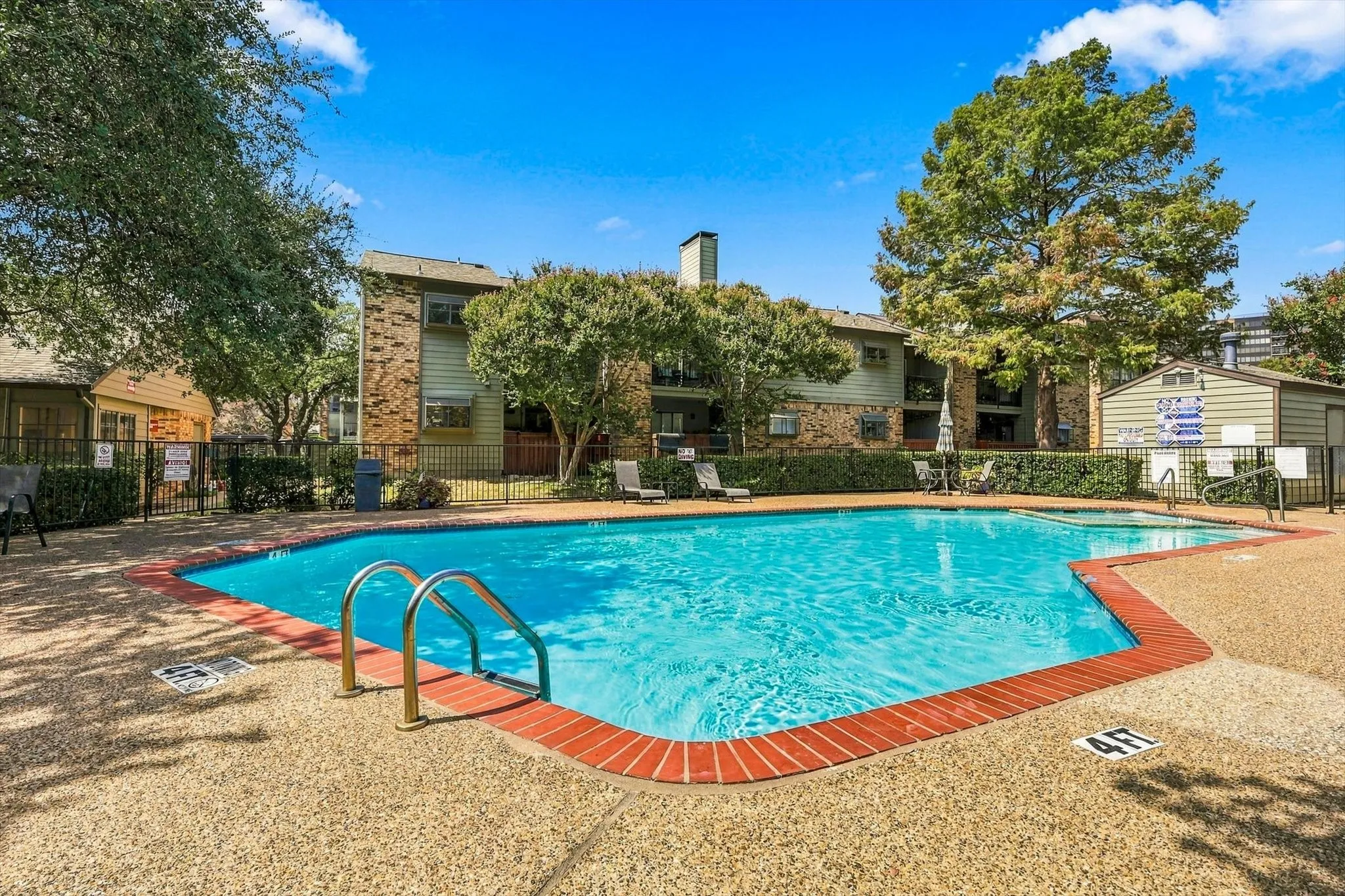 Condominium For Sale in Dallas County , 5335 Bent Tree Forest Drive 216, Dallas, Texas 75248, 2 Bedroom, 2 Bathroom, Garage spaces, 1,137 Sqft, built in 1981, mls#21389283, Real Estate Agent in Dallas, Homes For Sale in Dallas county, Homes For Sale in Dallas, Realtor in Dallas Texas, Real Estate Brokerage Independent Realty Texas, Luminita Cordes Realtor