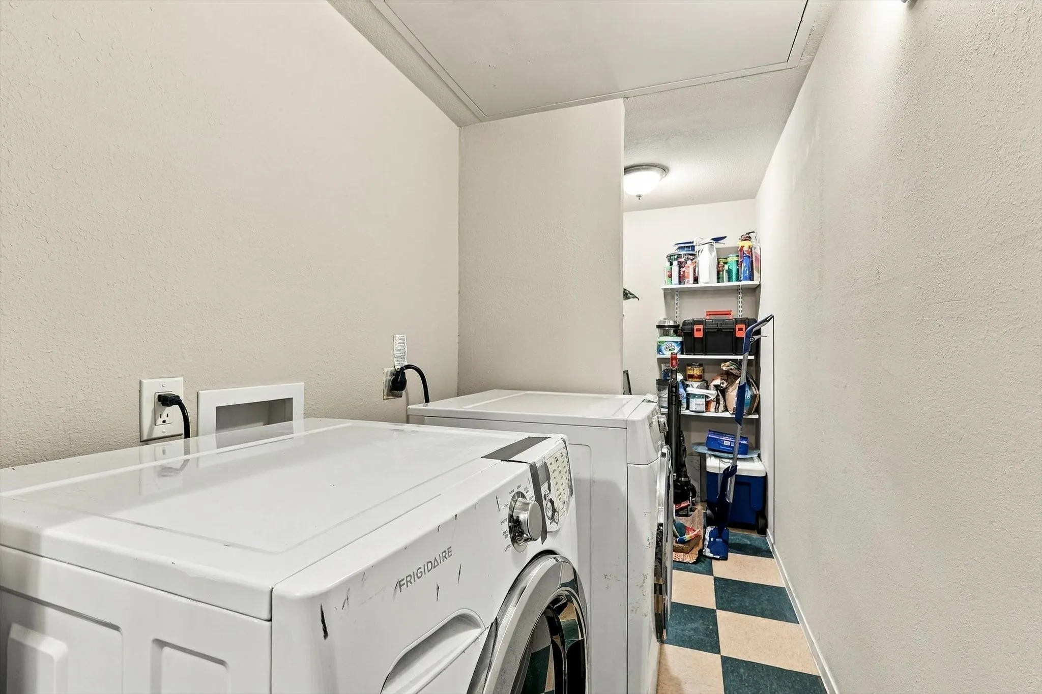 Condominium For Sale in Dallas County , 5335 Bent Tree Forest Drive 216, Dallas, Texas 75248, 2 Bedroom, 2 Bathroom, Garage spaces, 1,137 Sqft, built in 1981, mls#21389283, Real Estate Agent in Dallas, Homes For Sale in Dallas county, Homes For Sale in Dallas, Realtor in Dallas Texas, Real Estate Brokerage Independent Realty Texas, Luminita Cordes Realtor