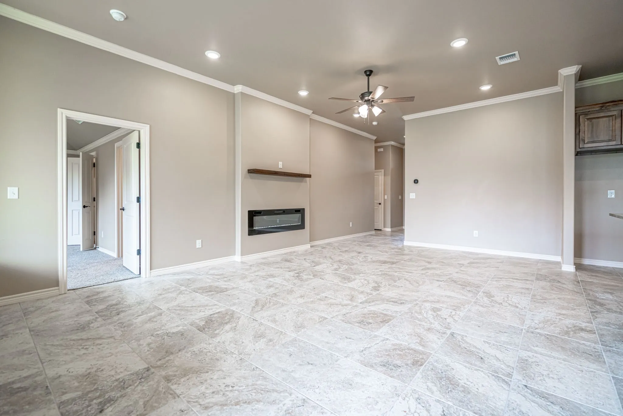 Single Family Residence For Sale in Hood County , 2600 Creek Drive, Granbury, Texas 76048, 3 Bedroom, 2 Bathroom, 2 Garage spaces, 1,601 Sqft, built in 2025, mls#21390299, Real Estate Agent in Granbury, Homes For Sale in Hood county, Homes For Sale in Granbury, Realtor in Granbury Texas, Real Estate Brokerage Independent Realty Texas, Luminita Cordes Realtor