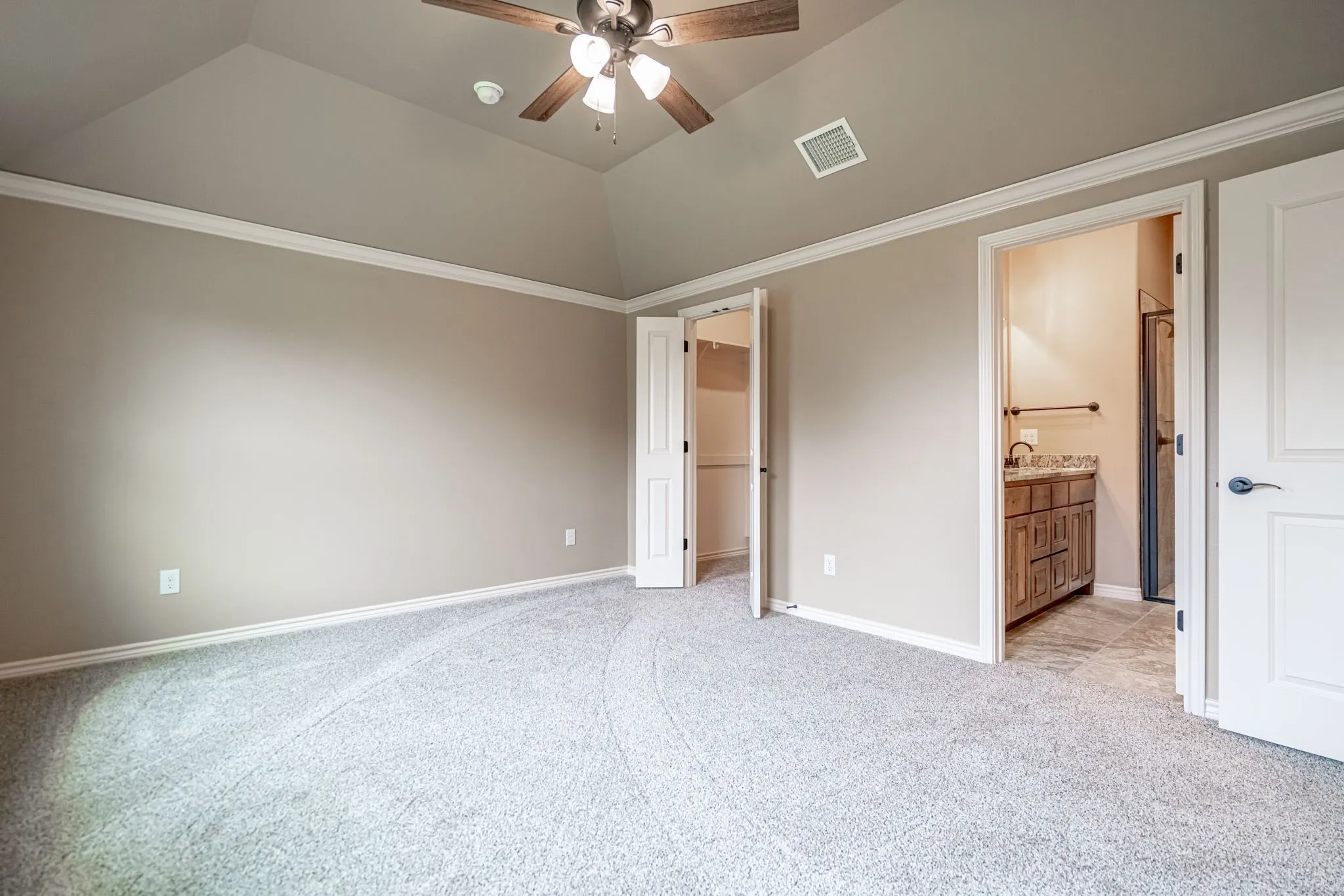 Single Family Residence For Sale in Hood County , 2600 Creek Drive, Granbury, Texas 76048, 3 Bedroom, 2 Bathroom, 2 Garage spaces, 1,601 Sqft, built in 2025, mls#21390299, Real Estate Agent in Granbury, Homes For Sale in Hood county, Homes For Sale in Granbury, Realtor in Granbury Texas, Real Estate Brokerage Independent Realty Texas, Luminita Cordes Realtor
