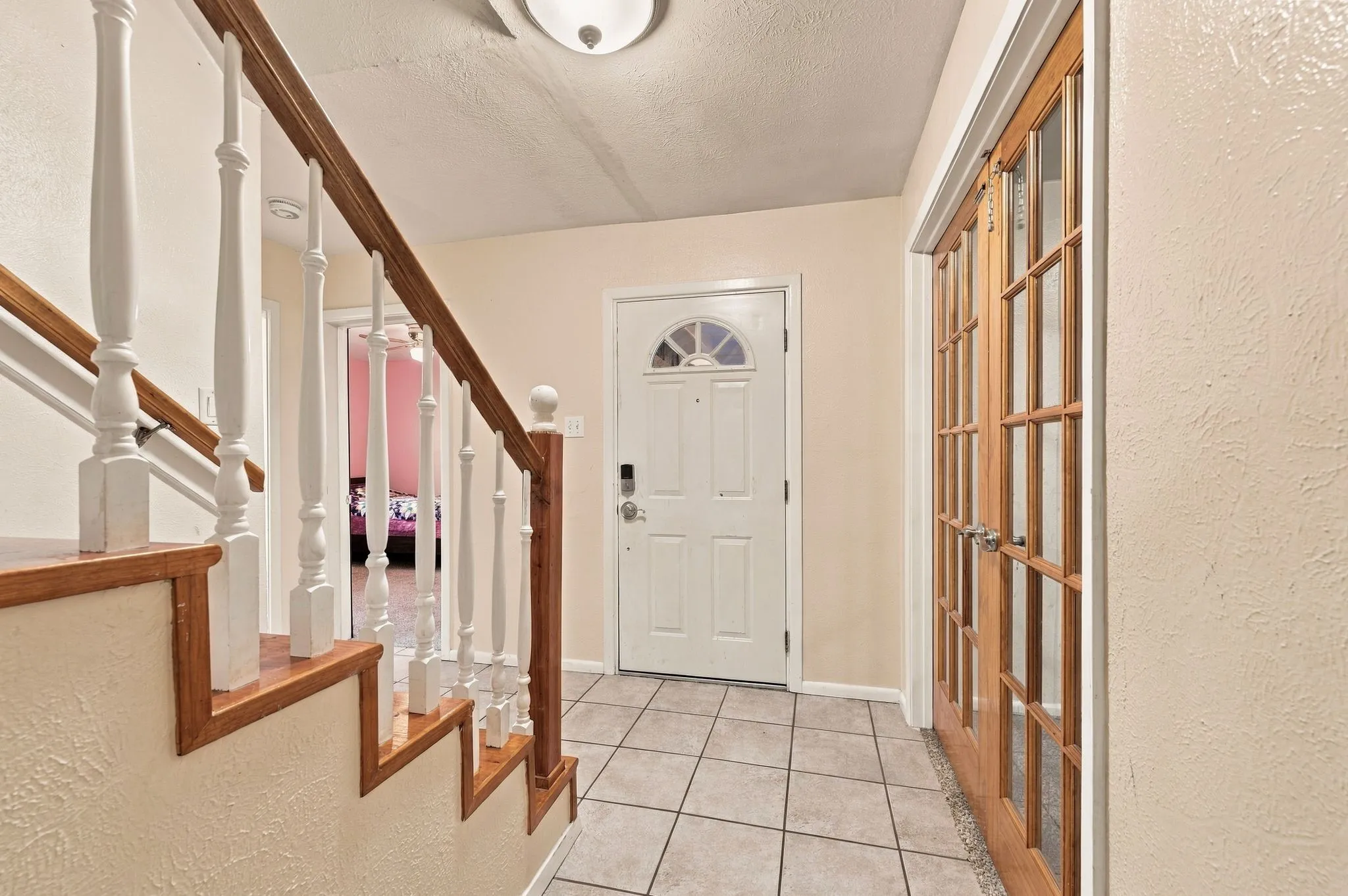Single Family Residence For Sale in Tarrant County , 924 Wade Drive, Bedford, Texas 76022, 4 Bedroom, 2 Bathroom, Garage spaces, 2,255 Sqft, built in 1961, mls#21382679, Real Estate Agent in Bedford, Homes For Sale in Tarrant county, Homes For Sale in Bedford, Realtor in Bedford Texas, Real Estate Brokerage Independent Realty Texas, Luminita Cordes Realtor