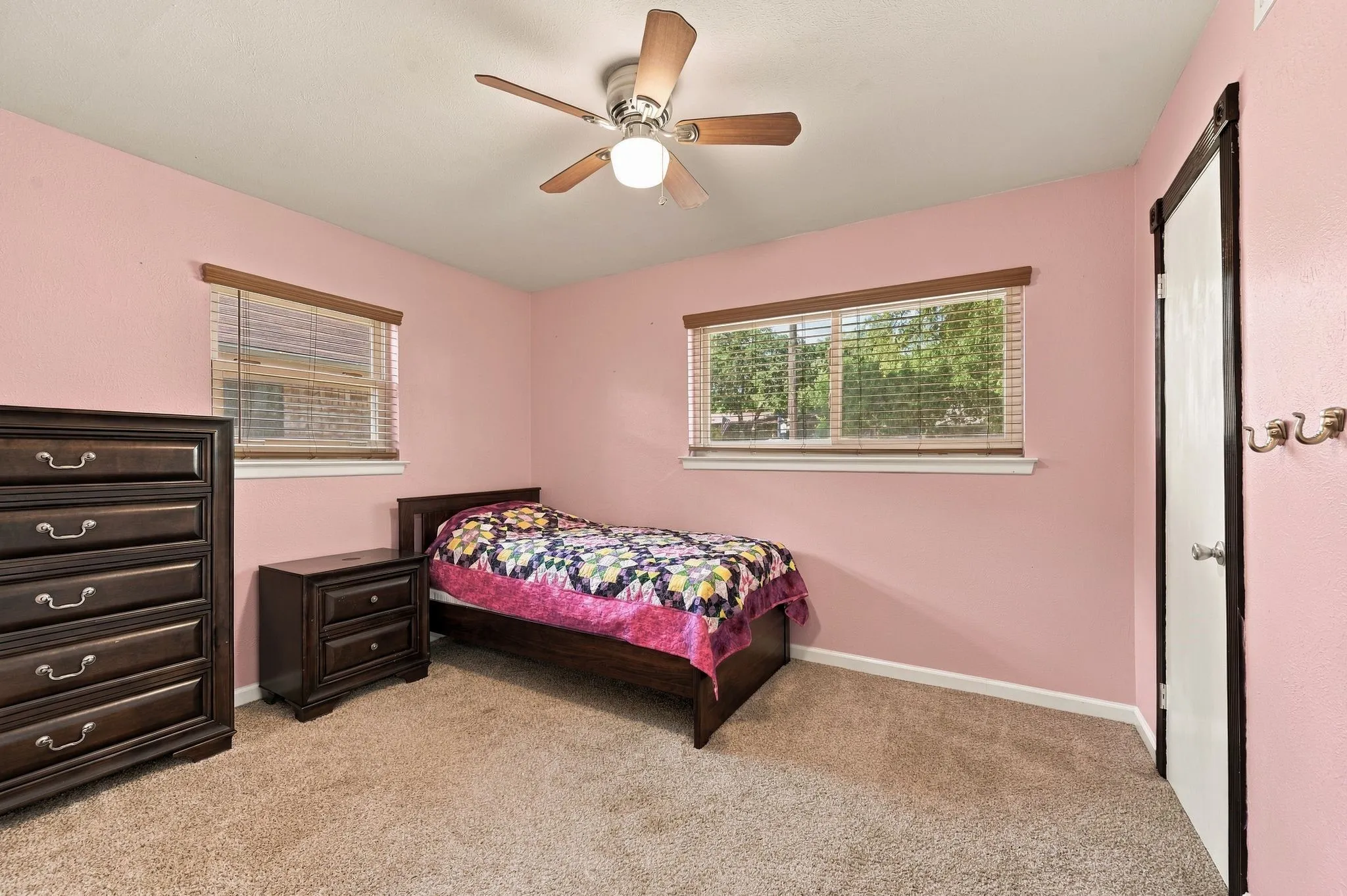 Single Family Residence For Sale in Tarrant County , 924 Wade Drive, Bedford, Texas 76022, 4 Bedroom, 2 Bathroom, Garage spaces, 2,255 Sqft, built in 1961, mls#21382679, Real Estate Agent in Bedford, Homes For Sale in Tarrant county, Homes For Sale in Bedford, Realtor in Bedford Texas, Real Estate Brokerage Independent Realty Texas, Luminita Cordes Realtor