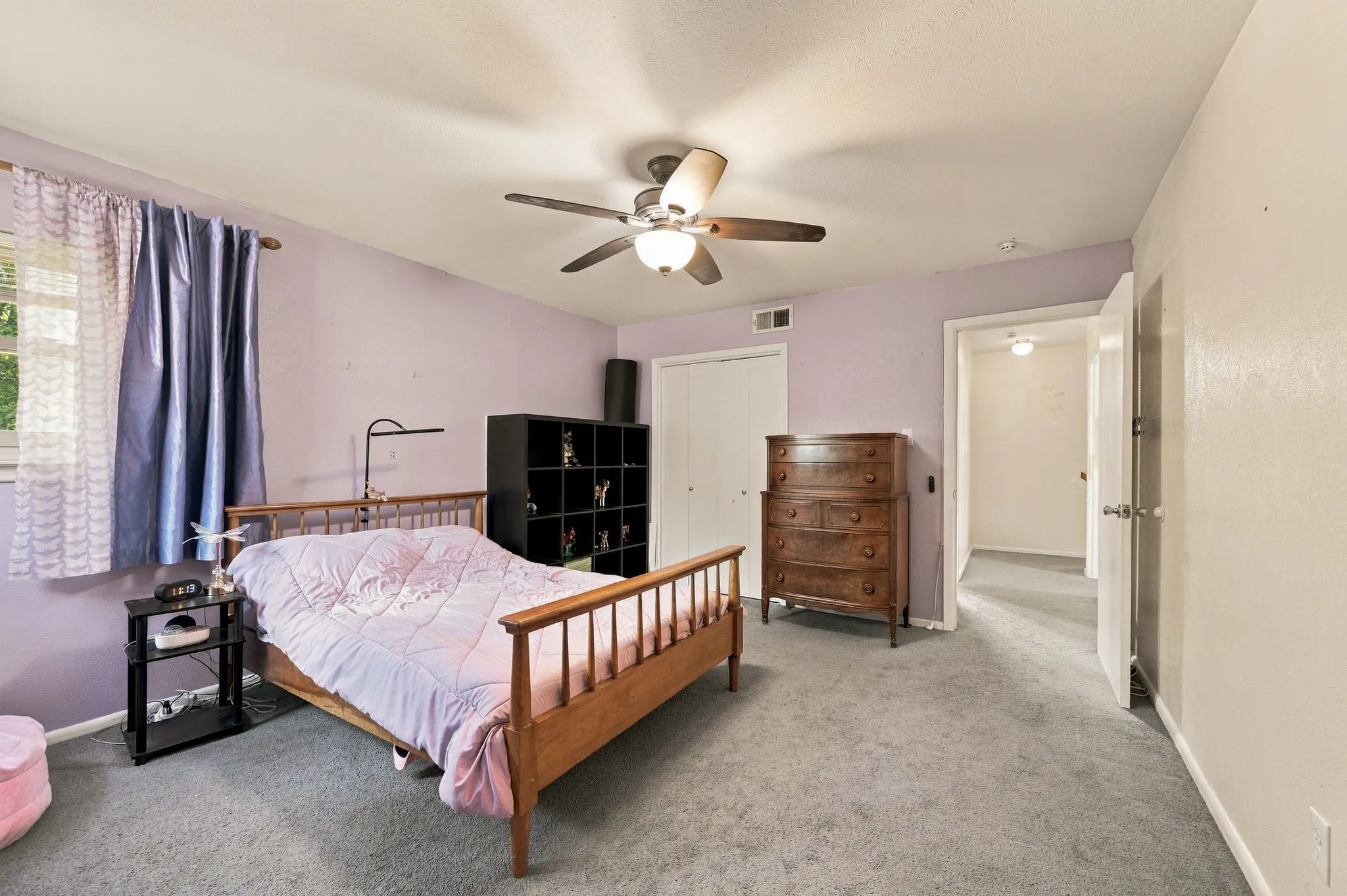 Single Family Residence For Sale in Tarrant County , 924 Wade Drive, Bedford, Texas 76022, 4 Bedroom, 2 Bathroom, Garage spaces, 2,255 Sqft, built in 1961, mls#21382679, Real Estate Agent in Bedford, Homes For Sale in Tarrant county, Homes For Sale in Bedford, Realtor in Bedford Texas, Real Estate Brokerage Independent Realty Texas, Luminita Cordes Realtor