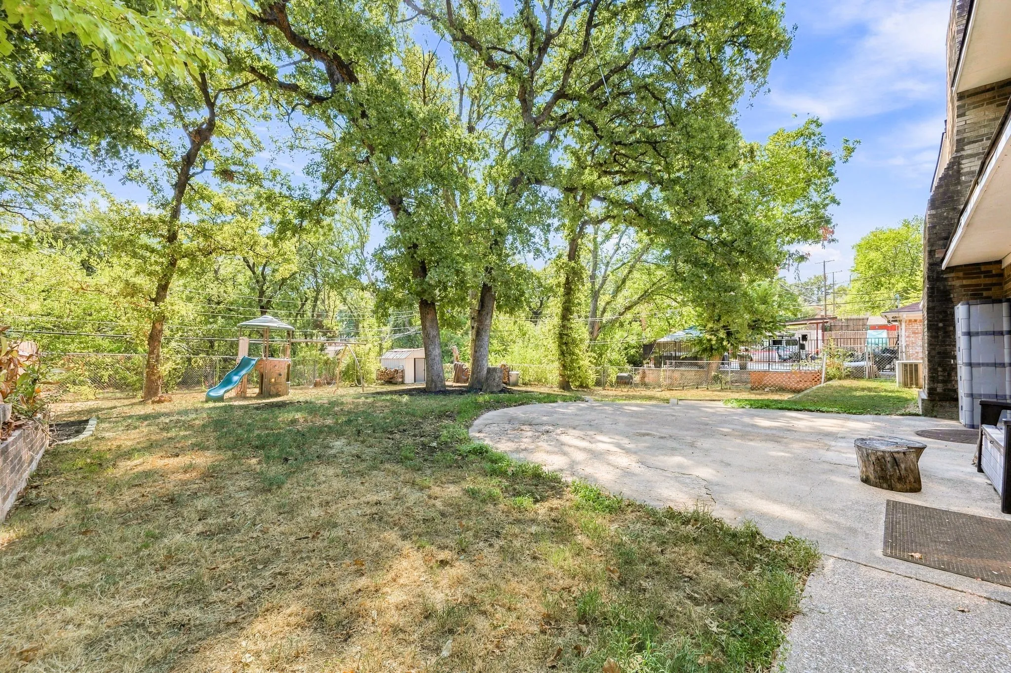 Single Family Residence For Sale in Tarrant County , 924 Wade Drive, Bedford, Texas 76022, 4 Bedroom, 2 Bathroom, Garage spaces, 2,255 Sqft, built in 1961, mls#21382679, Real Estate Agent in Bedford, Homes For Sale in Tarrant county, Homes For Sale in Bedford, Realtor in Bedford Texas, Real Estate Brokerage Independent Realty Texas, Luminita Cordes Realtor