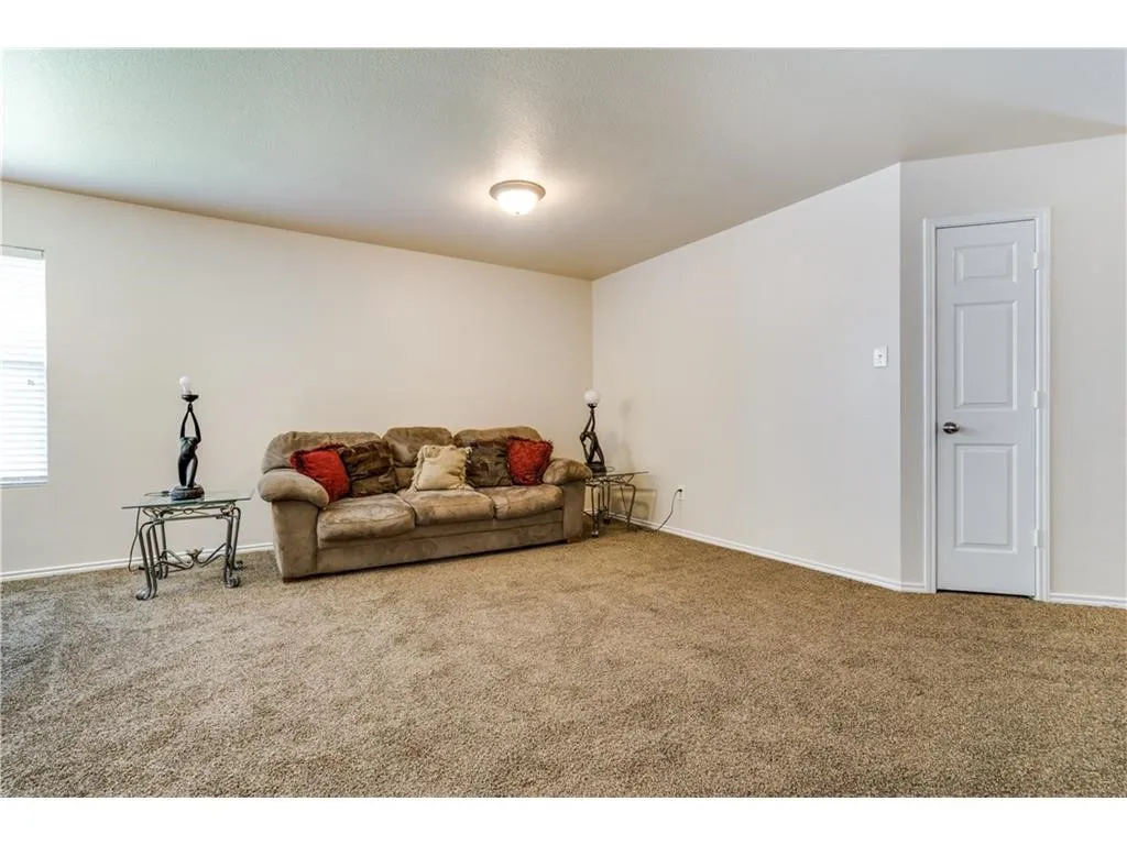 Single Family Residence For Sale in Tarrant County , 4313 Kyleigh Drive, Fort Worth, Texas 76123, 4 Bedroom, 2 Bathroom, 2 Garage spaces, 2,204 Sqft, built in 2006, mls#21390304, Real Estate Agent in Fort Worth, Homes For Sale in Tarrant county, Homes For Sale in Fort Worth, Realtor in Fort Worth Texas, Real Estate Brokerage Independent Realty Texas, Luminita Cordes Realtor