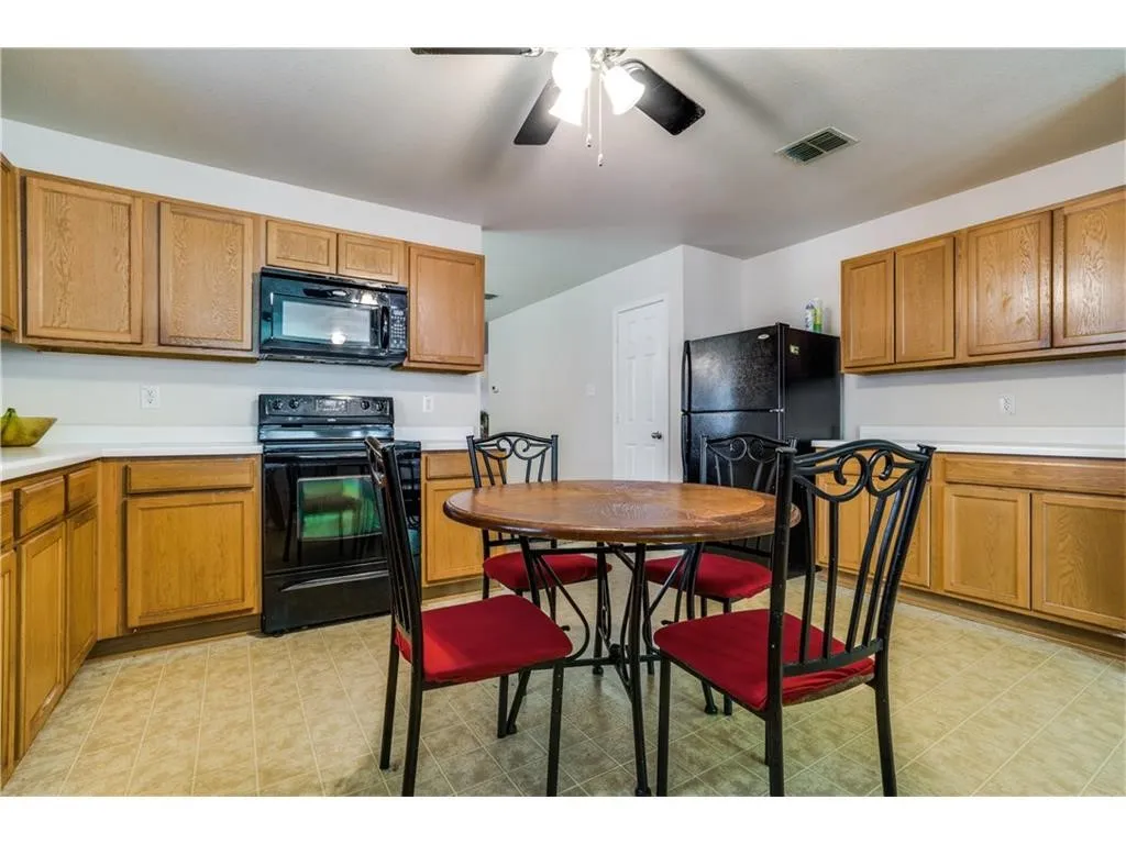 Single Family Residence For Sale in Tarrant County , 4313 Kyleigh Drive, Fort Worth, Texas 76123, 4 Bedroom, 2 Bathroom, 2 Garage spaces, 2,204 Sqft, built in 2006, mls#21390304, Real Estate Agent in Fort Worth, Homes For Sale in Tarrant county, Homes For Sale in Fort Worth, Realtor in Fort Worth Texas, Real Estate Brokerage Independent Realty Texas, Luminita Cordes Realtor