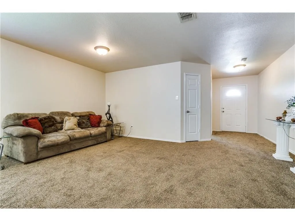 Single Family Residence For Sale in Tarrant County , 4313 Kyleigh Drive, Fort Worth, Texas 76123, 4 Bedroom, 2 Bathroom, 2 Garage spaces, 2,204 Sqft, built in 2006, mls#21390304, Real Estate Agent in Fort Worth, Homes For Sale in Tarrant county, Homes For Sale in Fort Worth, Realtor in Fort Worth Texas, Real Estate Brokerage Independent Realty Texas, Luminita Cordes Realtor