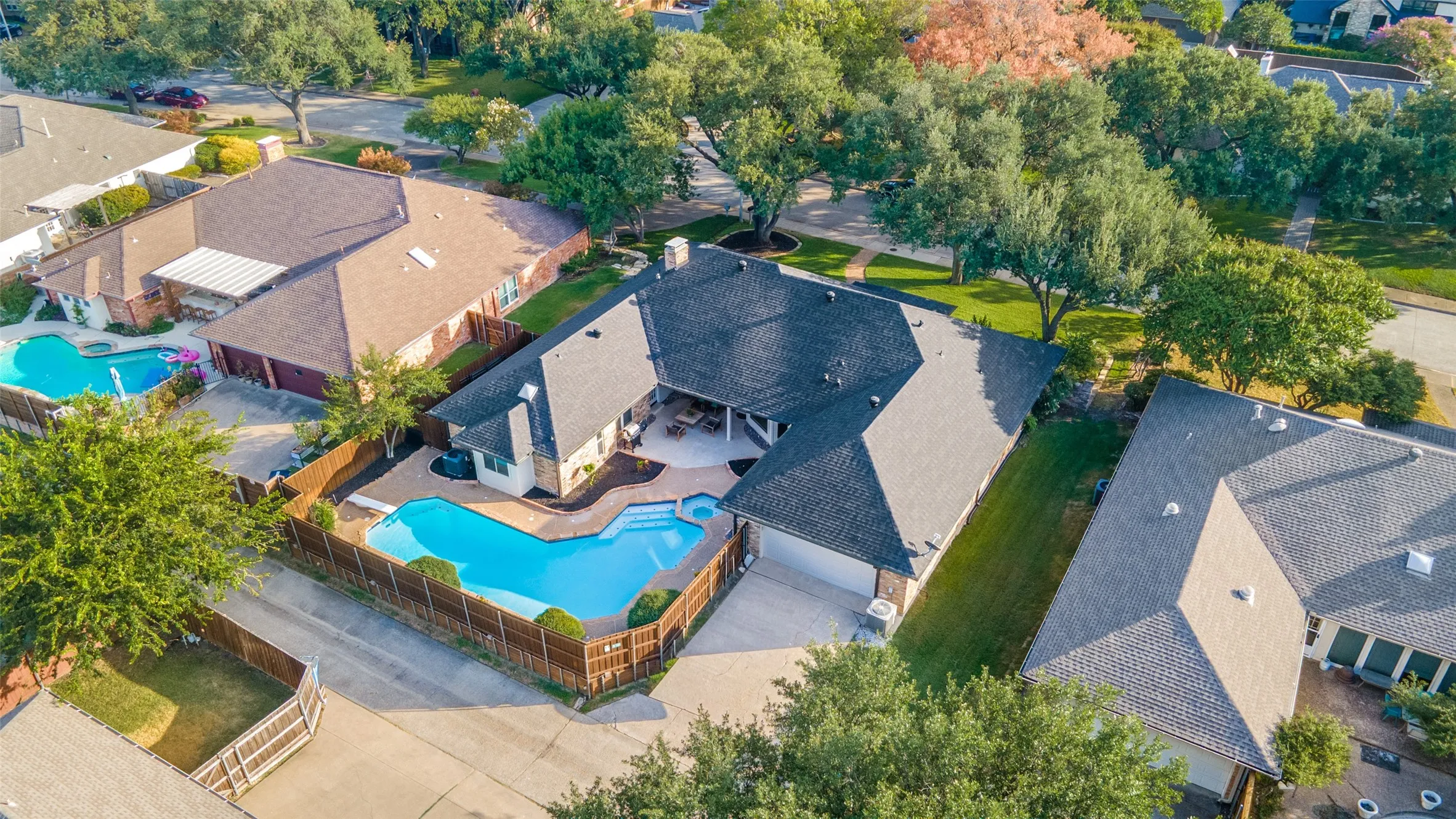Single Family Residence For Sale in Dallas County , 16308 Fallkirk Drive, Dallas, Texas 75248, 4 Bedroom, 3 Bathroom, 2 Garage spaces, 3,221 Sqft, built in 1976, mls#21387950, Real Estate Agent in Dallas, Homes For Sale in Dallas county, Homes For Sale in Dallas, Realtor in Dallas Texas, Real Estate Brokerage Independent Realty Texas, Luminita Cordes Realtor