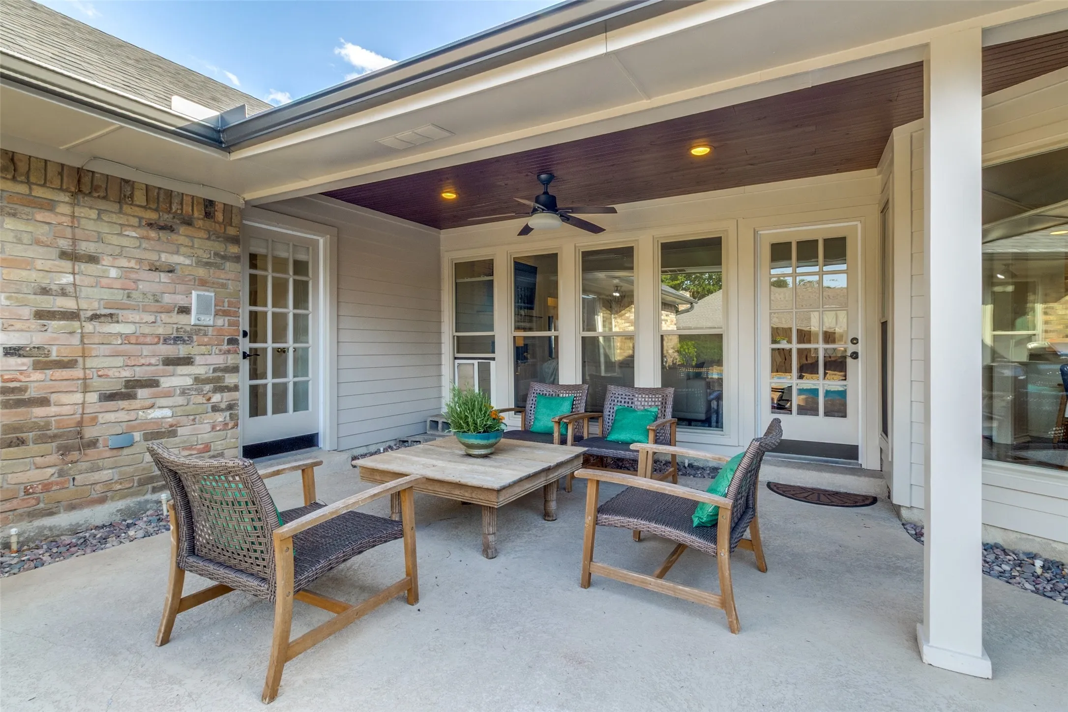 Single Family Residence For Sale in Dallas County , 16308 Fallkirk Drive, Dallas, Texas 75248, 4 Bedroom, 3 Bathroom, 2 Garage spaces, 3,221 Sqft, built in 1976, mls#21387950, Real Estate Agent in Dallas, Homes For Sale in Dallas county, Homes For Sale in Dallas, Realtor in Dallas Texas, Real Estate Brokerage Independent Realty Texas, Luminita Cordes Realtor