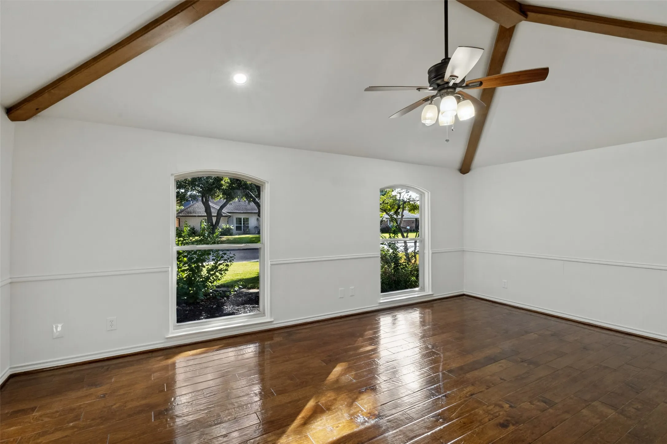 Single Family Residence For Sale in Dallas County , 16308 Fallkirk Drive, Dallas, Texas 75248, 4 Bedroom, 3 Bathroom, 2 Garage spaces, 3,221 Sqft, built in 1976, mls#21387950, Real Estate Agent in Dallas, Homes For Sale in Dallas county, Homes For Sale in Dallas, Realtor in Dallas Texas, Real Estate Brokerage Independent Realty Texas, Luminita Cordes Realtor