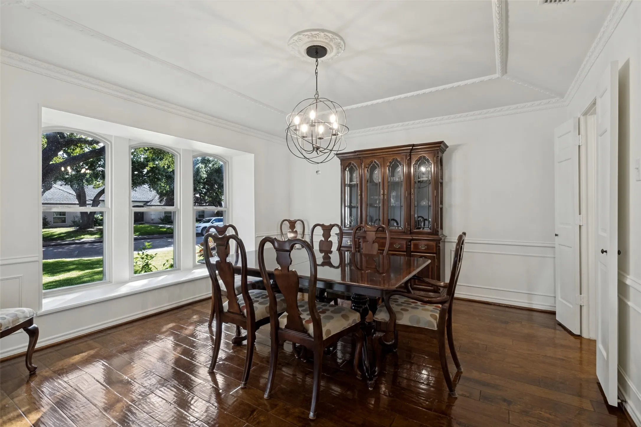 Single Family Residence For Sale in Dallas County , 16308 Fallkirk Drive, Dallas, Texas 75248, 4 Bedroom, 3 Bathroom, 2 Garage spaces, 3,221 Sqft, built in 1976, mls#21387950, Real Estate Agent in Dallas, Homes For Sale in Dallas county, Homes For Sale in Dallas, Realtor in Dallas Texas, Real Estate Brokerage Independent Realty Texas, Luminita Cordes Realtor