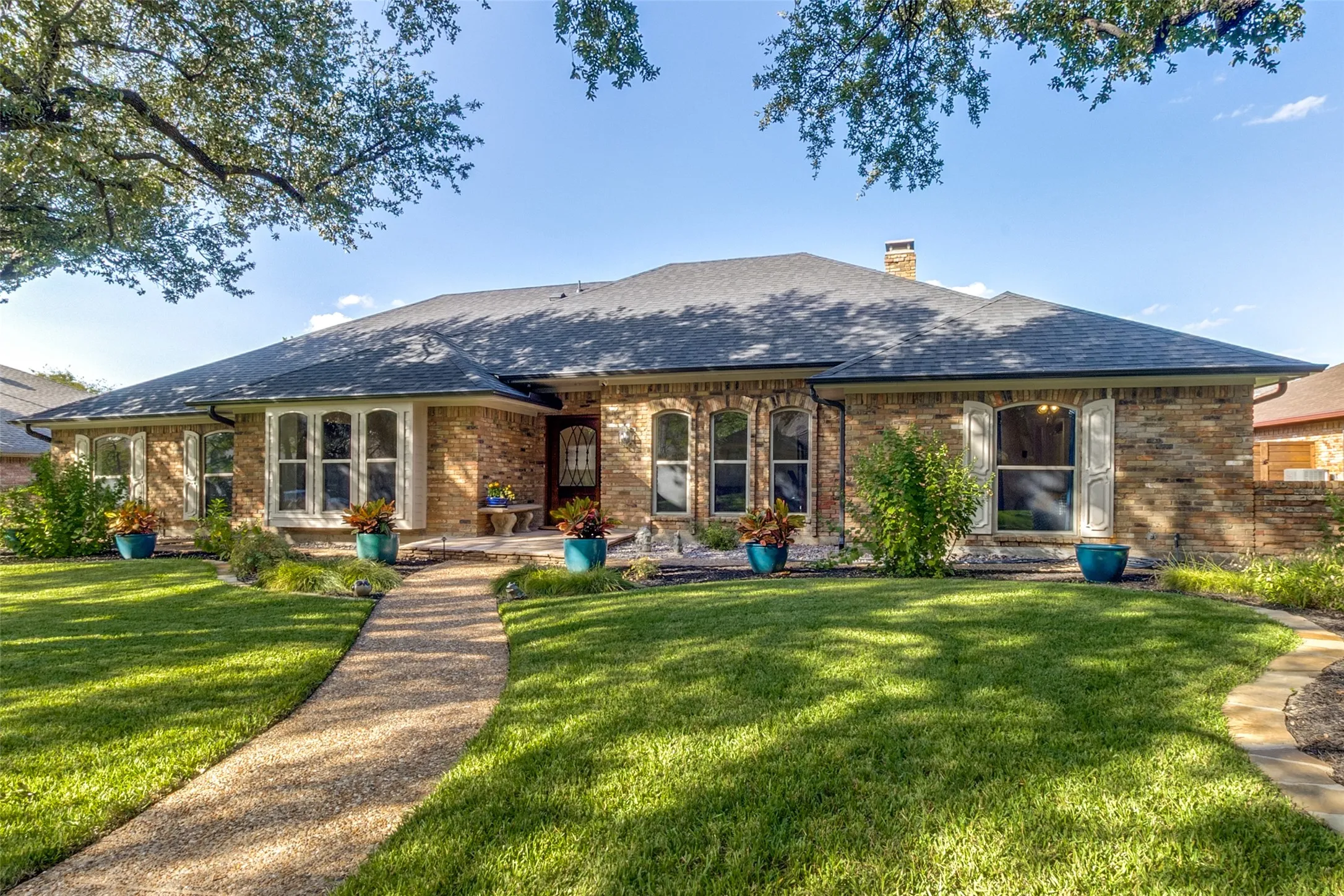 Single Family Residence For Sale in Dallas County , 16308 Fallkirk Drive, Dallas, Texas 75248, 4 Bedroom, 3 Bathroom, 2 Garage spaces, 3,221 Sqft, built in 1976, mls#21387950, Real Estate Agent in Dallas, Homes For Sale in Dallas county, Homes For Sale in Dallas, Realtor in Dallas Texas, Real Estate Brokerage Independent Realty Texas, Luminita Cordes Realtor