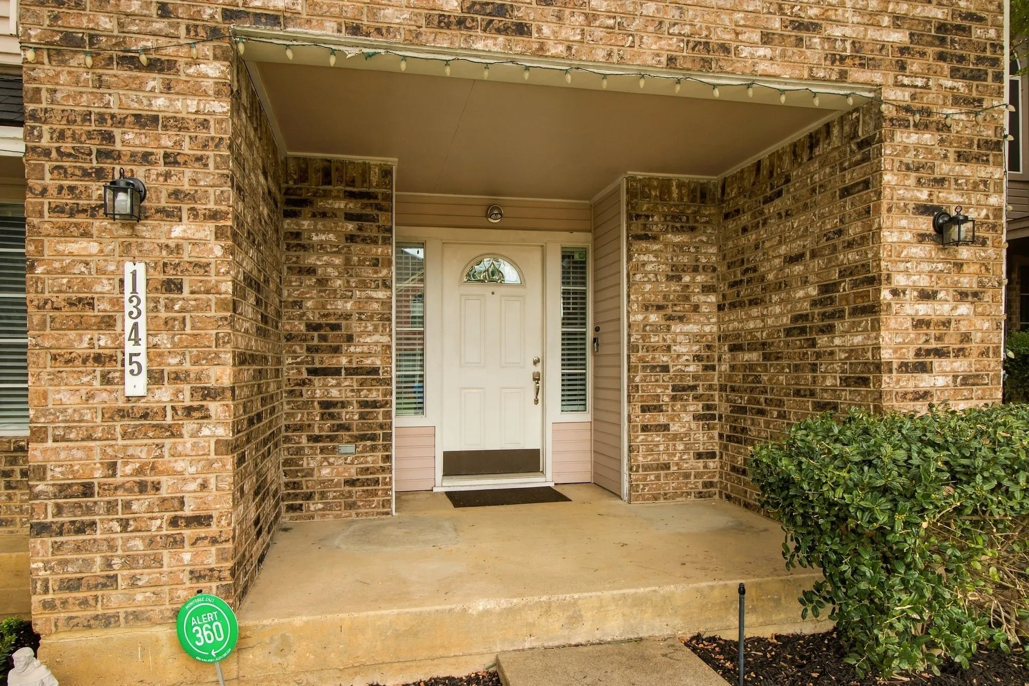 Single Family Residence For Sale in Dallas County , 1345 Jeanette Way, Carrollton, Texas 75006, 4 Bedroom, 3 Bathroom, 2 Garage spaces, 2,589 Sqft, built in 1987, mls#21386115, Real Estate Agent in Carrollton, Homes For Sale in Dallas county, Homes For Sale in Carrollton, Realtor in Carrollton Texas, Real Estate Brokerage Independent Realty Texas, Luminita Cordes Realtor