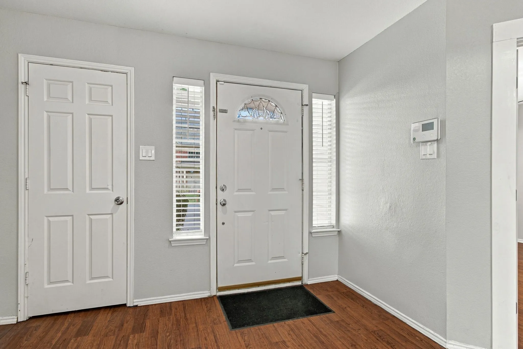 Single Family Residence For Sale in Dallas County , 1345 Jeanette Way, Carrollton, Texas 75006, 4 Bedroom, 3 Bathroom, 2 Garage spaces, 2,589 Sqft, built in 1987, mls#21386115, Real Estate Agent in Carrollton, Homes For Sale in Dallas county, Homes For Sale in Carrollton, Realtor in Carrollton Texas, Real Estate Brokerage Independent Realty Texas, Luminita Cordes Realtor
