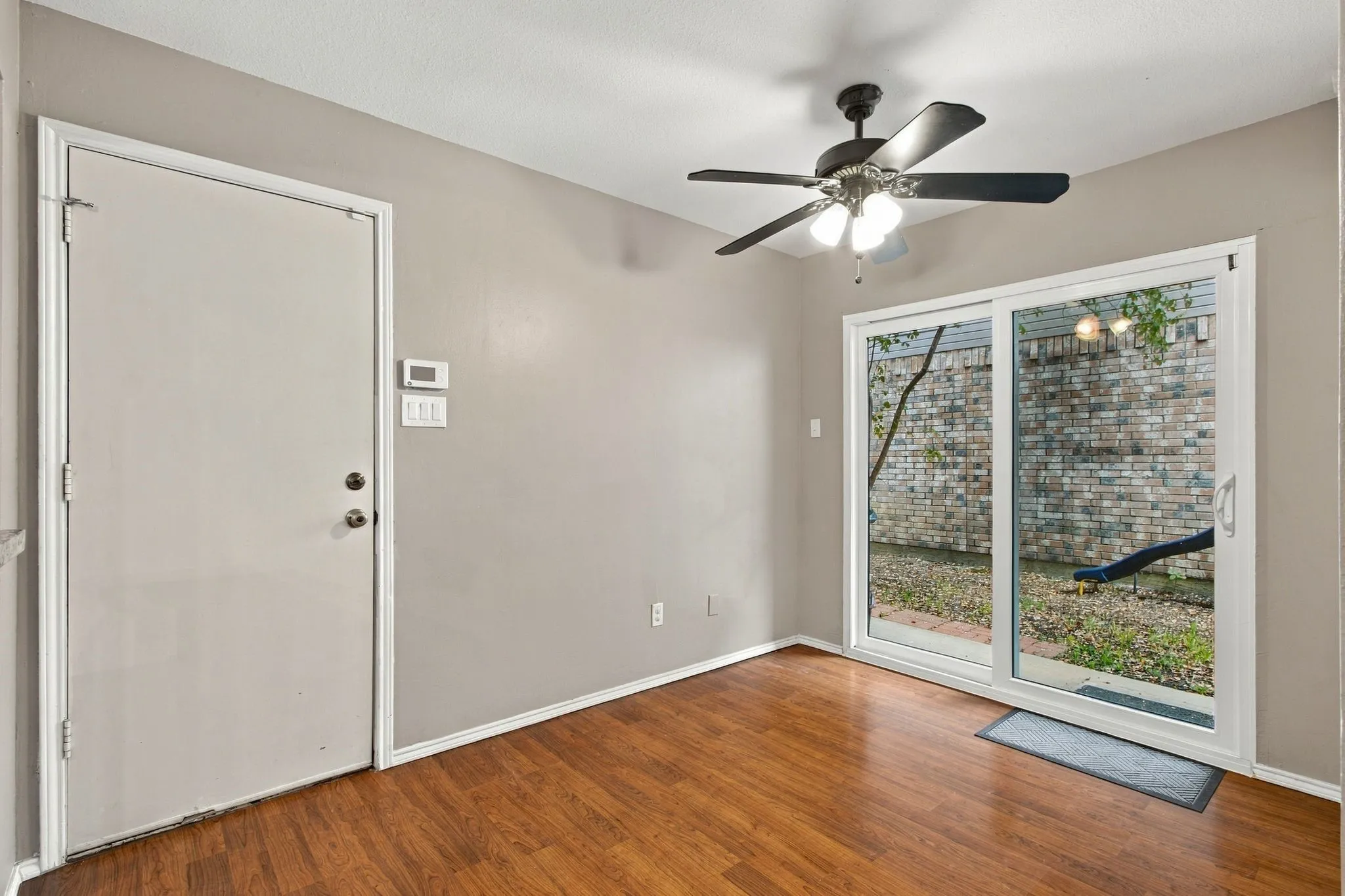 Single Family Residence For Sale in Dallas County , 1345 Jeanette Way, Carrollton, Texas 75006, 4 Bedroom, 3 Bathroom, 2 Garage spaces, 2,589 Sqft, built in 1987, mls#21386115, Real Estate Agent in Carrollton, Homes For Sale in Dallas county, Homes For Sale in Carrollton, Realtor in Carrollton Texas, Real Estate Brokerage Independent Realty Texas, Luminita Cordes Realtor