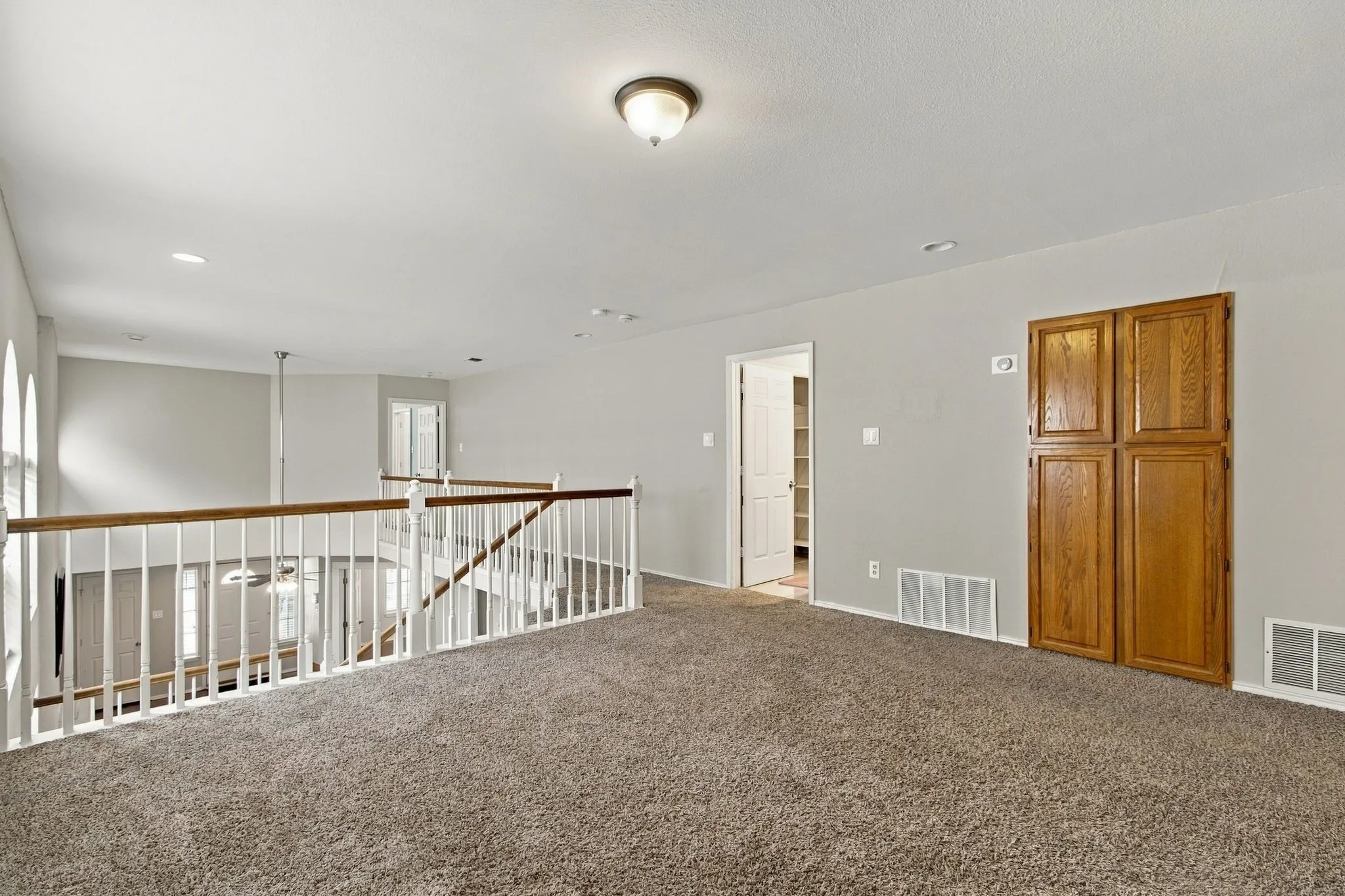 Single Family Residence For Sale in Dallas County , 1345 Jeanette Way, Carrollton, Texas 75006, 4 Bedroom, 3 Bathroom, 2 Garage spaces, 2,589 Sqft, built in 1987, mls#21386115, Real Estate Agent in Carrollton, Homes For Sale in Dallas county, Homes For Sale in Carrollton, Realtor in Carrollton Texas, Real Estate Brokerage Independent Realty Texas, Luminita Cordes Realtor