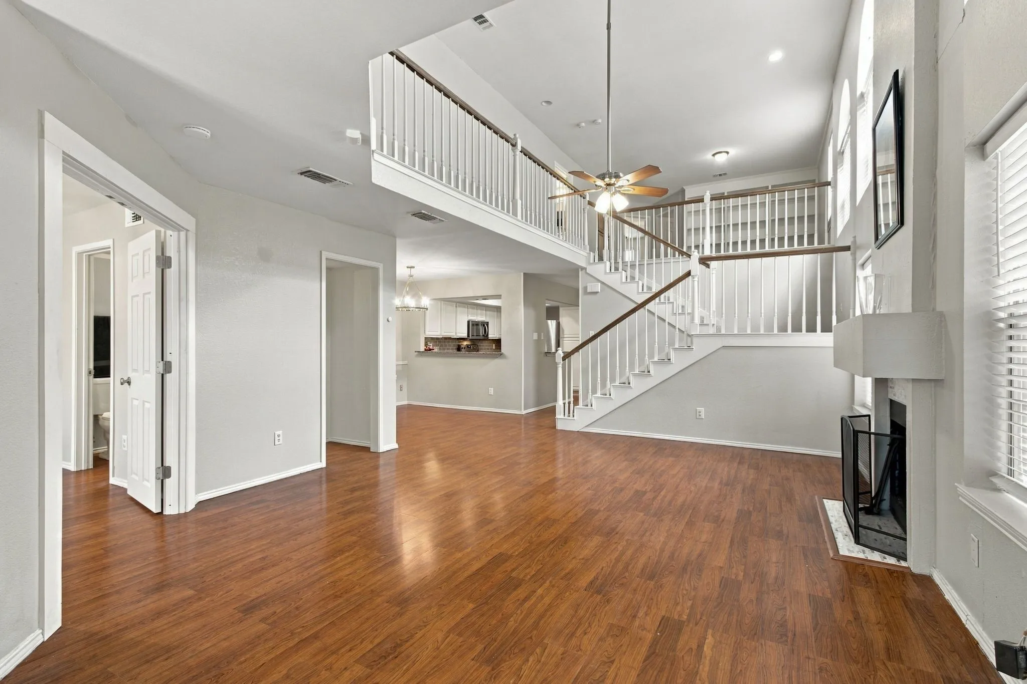 Single Family Residence For Sale in Dallas County , 1345 Jeanette Way, Carrollton, Texas 75006, 4 Bedroom, 3 Bathroom, 2 Garage spaces, 2,589 Sqft, built in 1987, mls#21386115, Real Estate Agent in Carrollton, Homes For Sale in Dallas county, Homes For Sale in Carrollton, Realtor in Carrollton Texas, Real Estate Brokerage Independent Realty Texas, Luminita Cordes Realtor
