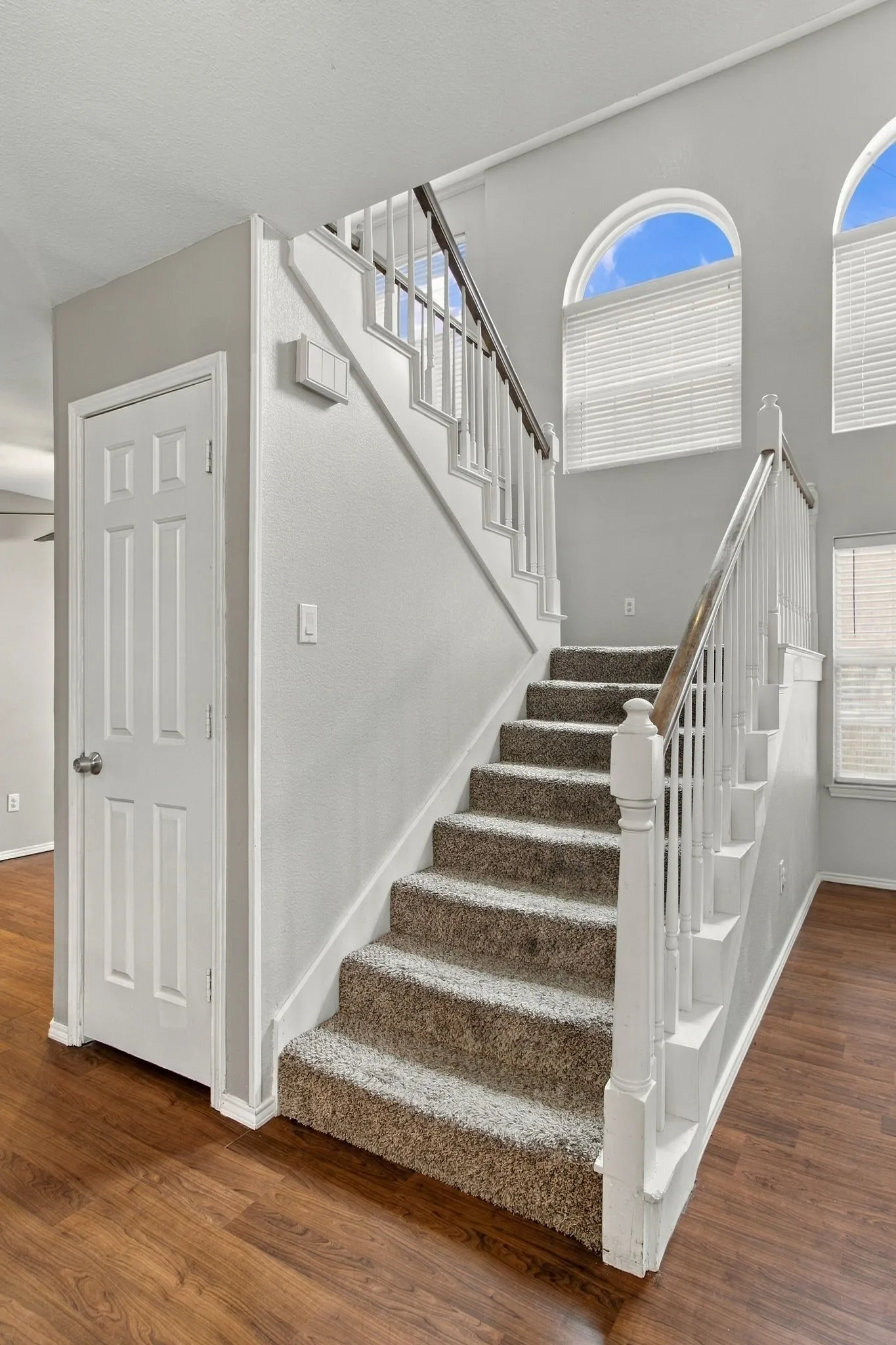 Single Family Residence For Sale in Dallas County , 1345 Jeanette Way, Carrollton, Texas 75006, 4 Bedroom, 3 Bathroom, 2 Garage spaces, 2,589 Sqft, built in 1987, mls#21386115, Real Estate Agent in Carrollton, Homes For Sale in Dallas county, Homes For Sale in Carrollton, Realtor in Carrollton Texas, Real Estate Brokerage Independent Realty Texas, Luminita Cordes Realtor