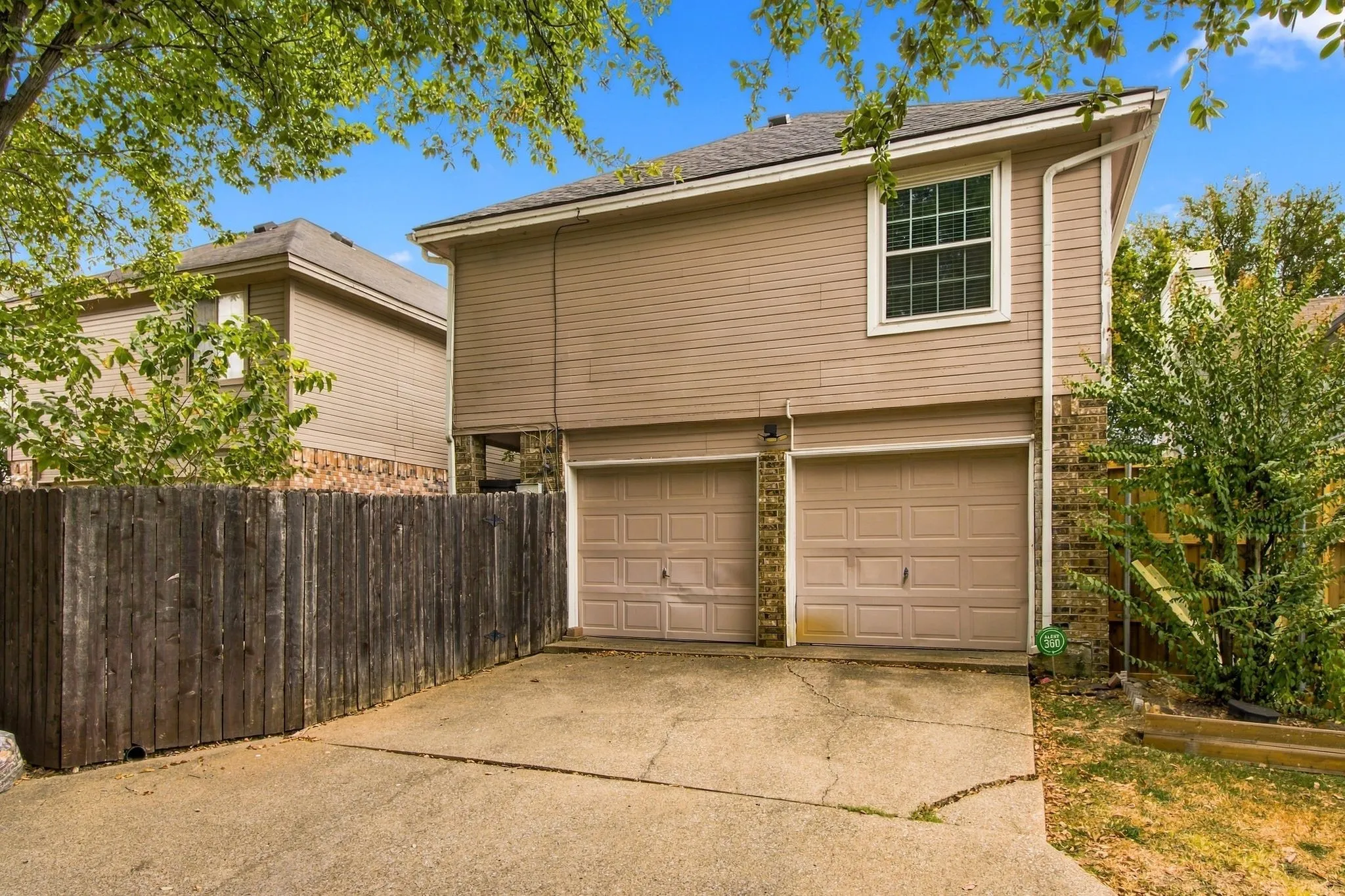 Single Family Residence For Sale in Dallas County , 1345 Jeanette Way, Carrollton, Texas 75006, 4 Bedroom, 3 Bathroom, 2 Garage spaces, 2,589 Sqft, built in 1987, mls#21386115, Real Estate Agent in Carrollton, Homes For Sale in Dallas county, Homes For Sale in Carrollton, Realtor in Carrollton Texas, Real Estate Brokerage Independent Realty Texas, Luminita Cordes Realtor