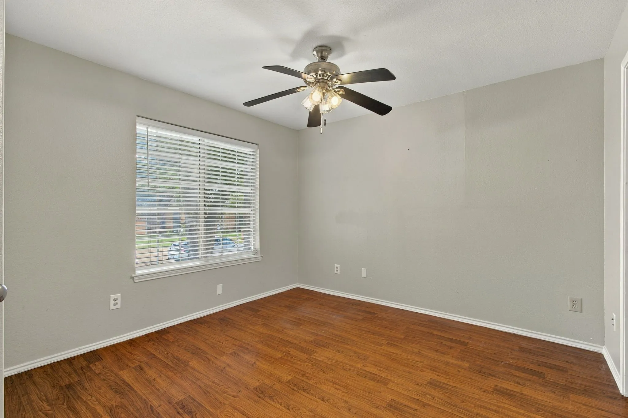 Single Family Residence For Sale in Dallas County , 1345 Jeanette Way, Carrollton, Texas 75006, 4 Bedroom, 3 Bathroom, 2 Garage spaces, 2,589 Sqft, built in 1987, mls#21386115, Real Estate Agent in Carrollton, Homes For Sale in Dallas county, Homes For Sale in Carrollton, Realtor in Carrollton Texas, Real Estate Brokerage Independent Realty Texas, Luminita Cordes Realtor