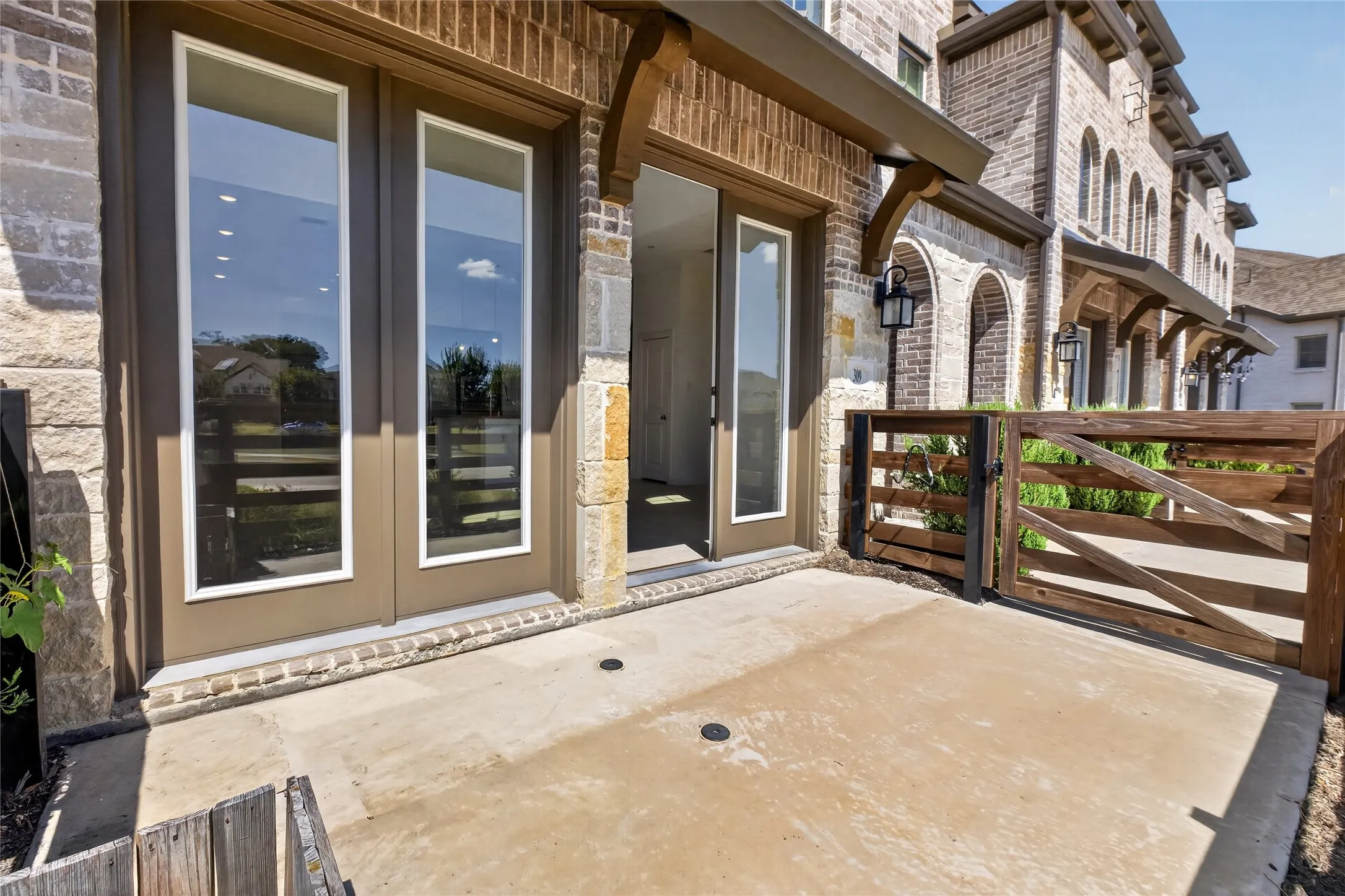 Townhouse For Rent in Collin County , 309 Sugarmaple Lane, Mc Kinney, Texas 75071, 3 Bedroom, 3 Bathroom, 2 Garage spaces, 1,819 Sqft, built in 2022, mls#21390291, Real Estate Agent in Mc Kinney, Homes For Rent in Collin county, Homes For Rent in Mc Kinney, Realtor in Mc Kinney Texas, Real Estate Brokerage Independent Realty Texas, Luminita Cordes Realtor