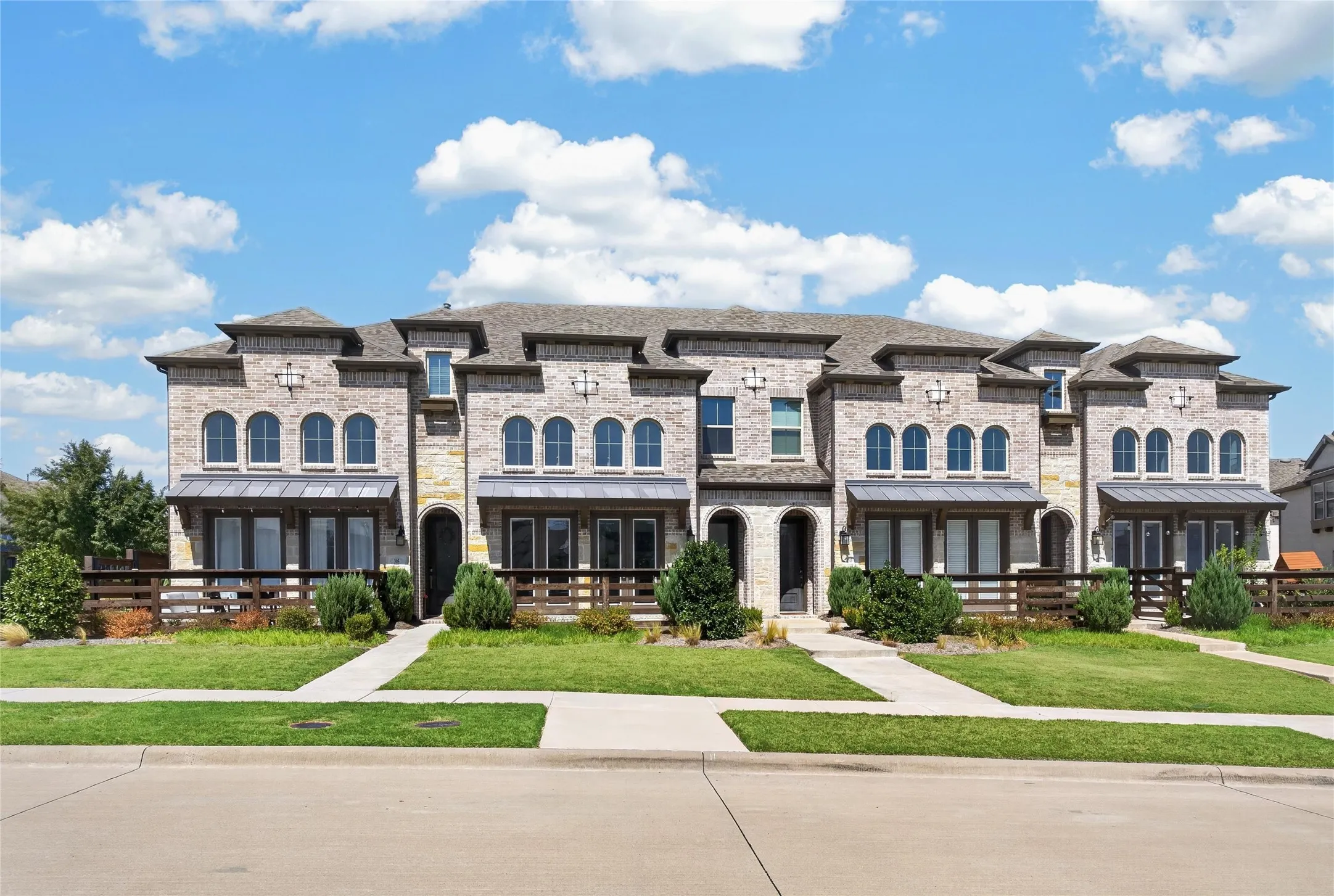 Townhouse For Rent in Collin County , 309 Sugarmaple Lane, Mc Kinney, Texas 75071, 3 Bedroom, 3 Bathroom, 2 Garage spaces, 1,819 Sqft, built in 2022, mls#21390291, Real Estate Agent in Mc Kinney, Homes For Rent in Collin county, Homes For Rent in Mc Kinney, Realtor in Mc Kinney Texas, Real Estate Brokerage Independent Realty Texas, Luminita Cordes Realtor