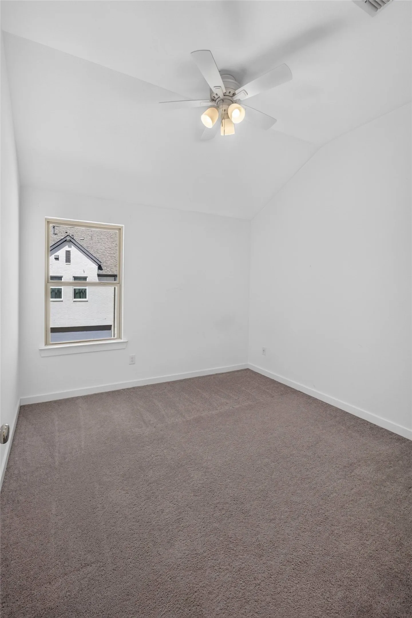 Townhouse For Rent in Collin County , 309 Sugarmaple Lane, Mc Kinney, Texas 75071, 3 Bedroom, 3 Bathroom, 2 Garage spaces, 1,819 Sqft, built in 2022, mls#21390291, Real Estate Agent in Mc Kinney, Homes For Rent in Collin county, Homes For Rent in Mc Kinney, Realtor in Mc Kinney Texas, Real Estate Brokerage Independent Realty Texas, Luminita Cordes Realtor