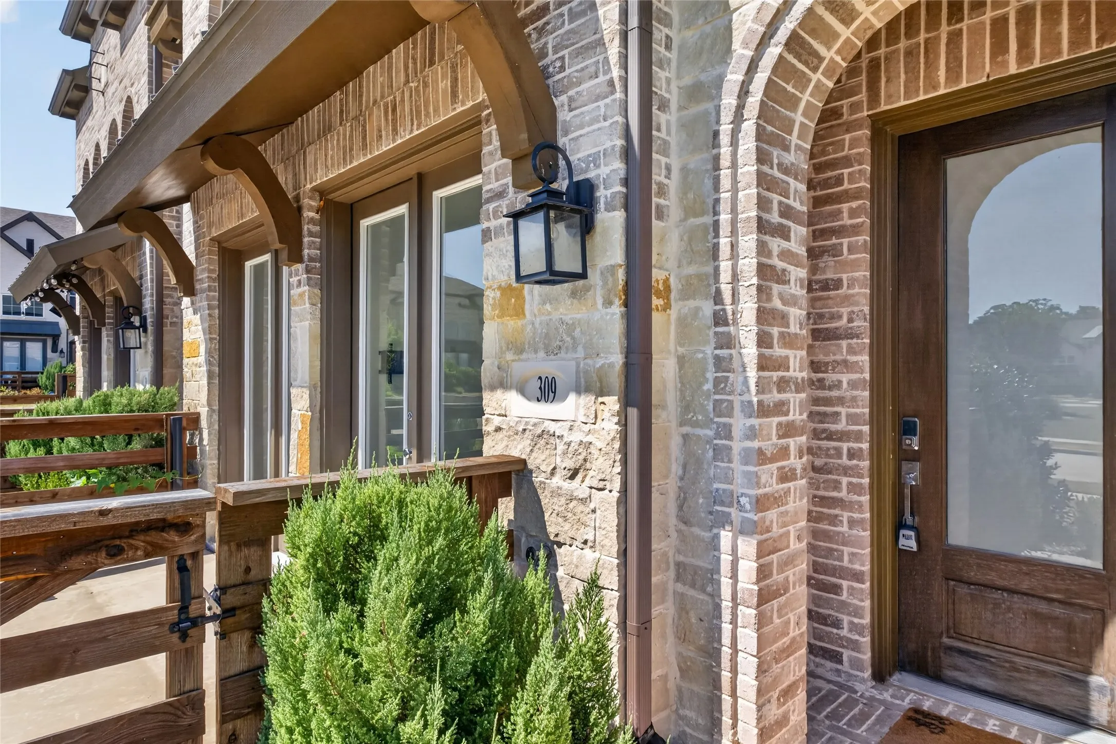Townhouse For Rent in Collin County , 309 Sugarmaple Lane, Mc Kinney, Texas 75071, 3 Bedroom, 3 Bathroom, 2 Garage spaces, 1,819 Sqft, built in 2022, mls#21390291, Real Estate Agent in Mc Kinney, Homes For Rent in Collin county, Homes For Rent in Mc Kinney, Realtor in Mc Kinney Texas, Real Estate Brokerage Independent Realty Texas, Luminita Cordes Realtor