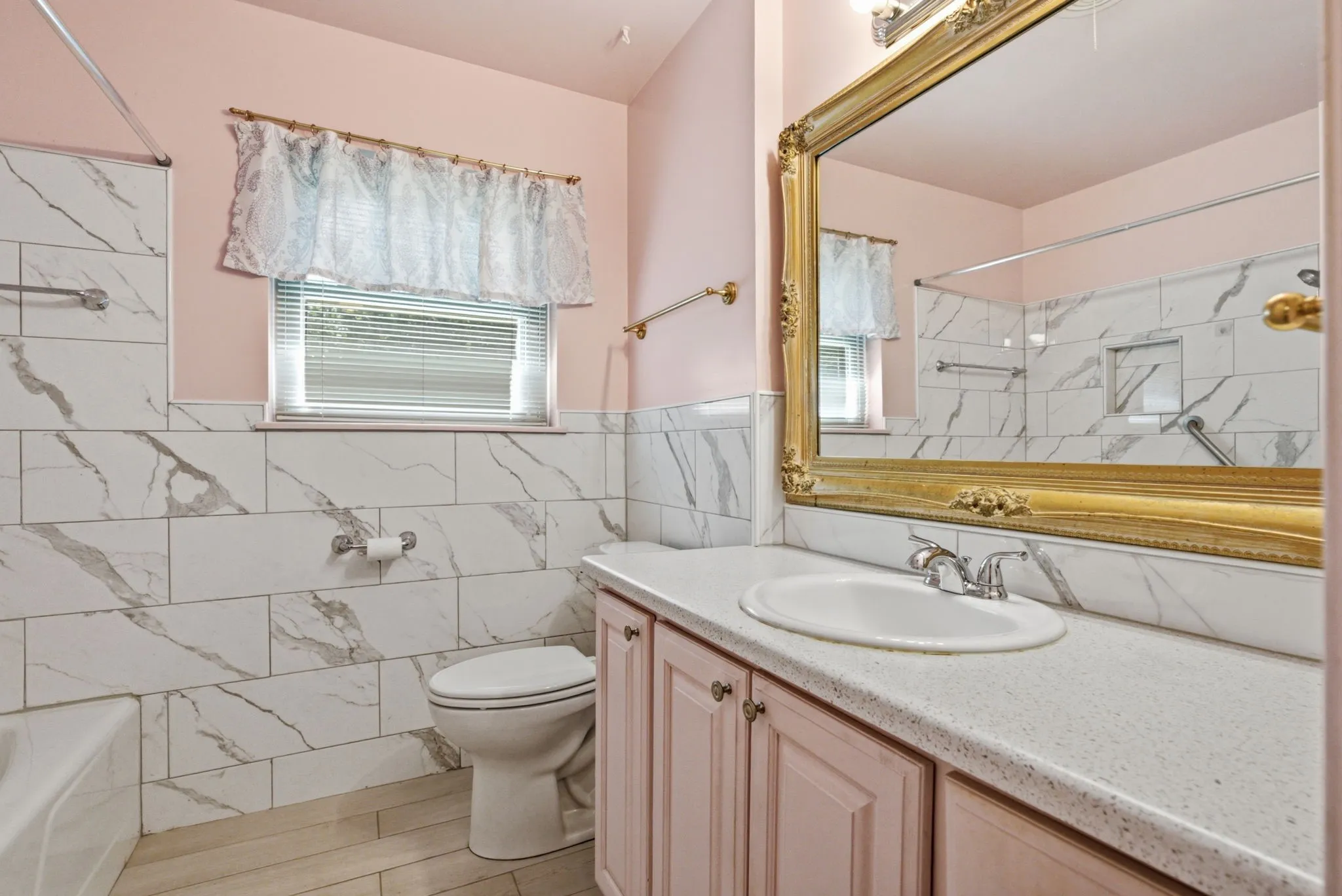 Single Family Residence For Sale in Smith County , 2926 S Keaton Avenue, Tyler, Texas 75701, 3 Bedroom, 2 Bathroom, 2 Garage spaces, 2,177 Sqft, built in 1961, mls#21390307, Real Estate Agent in Tyler, Homes For Sale in Smith county, Homes For Sale in Tyler, Realtor in Tyler Texas, Real Estate Brokerage Independent Realty Texas, Luminita Cordes Realtor