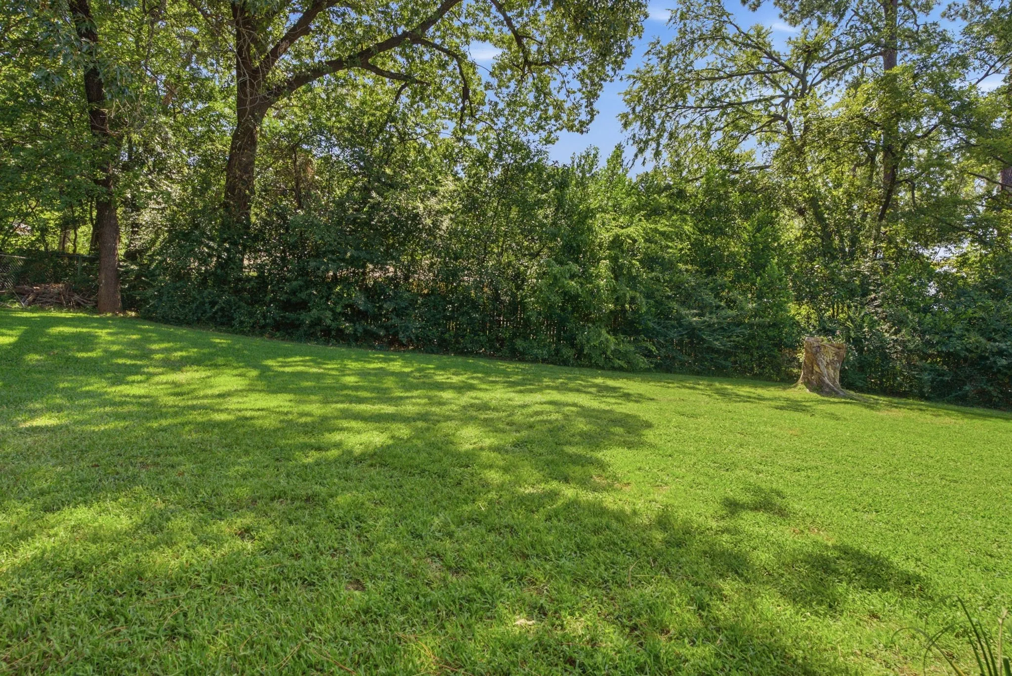 Single Family Residence For Sale in Smith County , 2926 S Keaton Avenue, Tyler, Texas 75701, 3 Bedroom, 2 Bathroom, 2 Garage spaces, 2,177 Sqft, built in 1961, mls#21390307, Real Estate Agent in Tyler, Homes For Sale in Smith county, Homes For Sale in Tyler, Realtor in Tyler Texas, Real Estate Brokerage Independent Realty Texas, Luminita Cordes Realtor