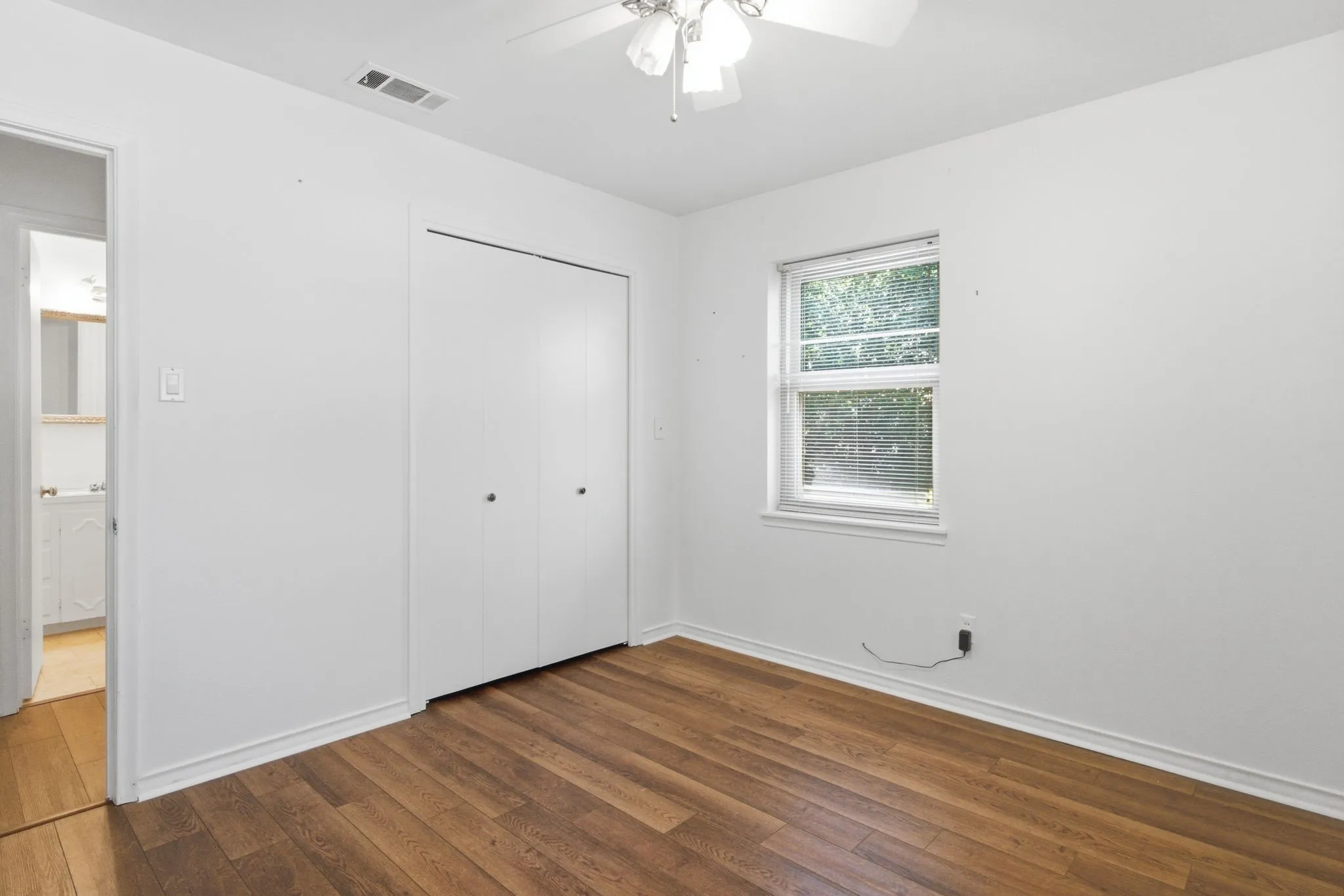 Single Family Residence For Sale in Smith County , 2926 S Keaton Avenue, Tyler, Texas 75701, 3 Bedroom, 2 Bathroom, 2 Garage spaces, 2,177 Sqft, built in 1961, mls#21390307, Real Estate Agent in Tyler, Homes For Sale in Smith county, Homes For Sale in Tyler, Realtor in Tyler Texas, Real Estate Brokerage Independent Realty Texas, Luminita Cordes Realtor