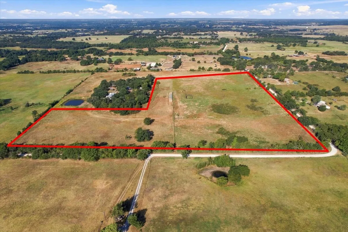 Example of 19.5 Acres +/-