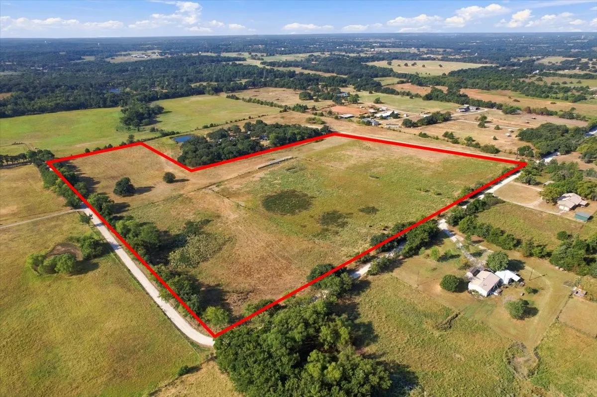 Example of 19.5 Acres +/-