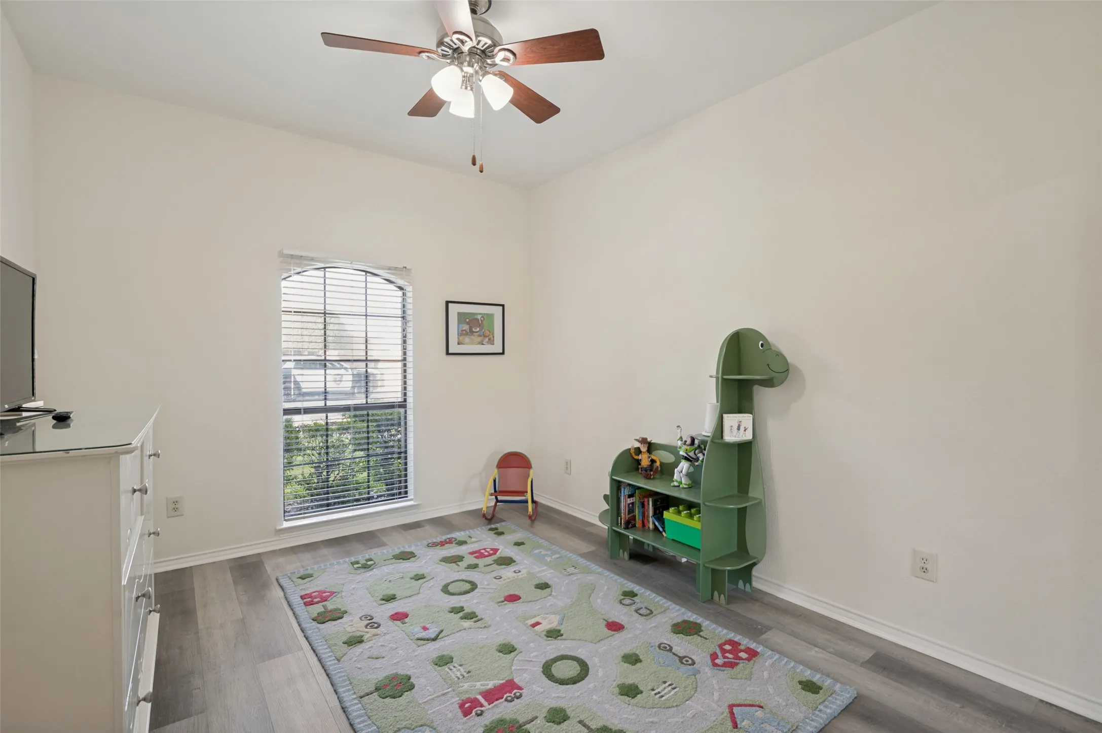 Single Family Residence For Sale in Collin County , 4300 Hanover Court, Plano, Texas 75093, 3 Bedroom, 2 Bathroom, 2 Garage spaces, 1,912 Sqft, built in 1986, mls#21389514, Real Estate Agent in Plano, Homes For Sale in Collin county, Homes For Sale in Plano, Realtor in Plano Texas, Real Estate Brokerage Independent Realty Texas, Luminita Cordes Realtor