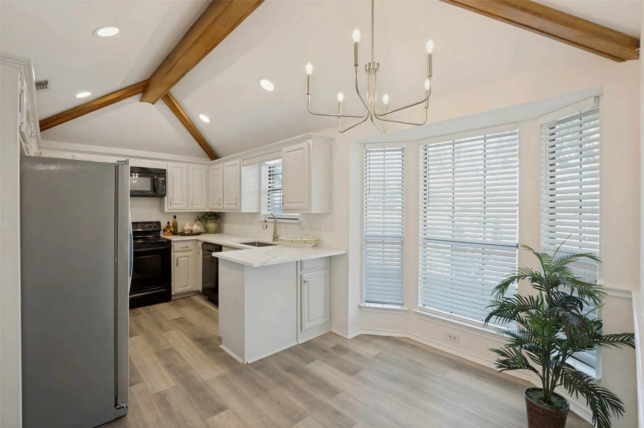 Single Family Residence For Sale in Collin County , 4300 Hanover Court, Plano, Texas 75093, 3 Bedroom, 2 Bathroom, 2 Garage spaces, 1,912 Sqft, built in 1986, mls#21389514, Real Estate Agent in Plano, Homes For Sale in Collin county, Homes For Sale in Plano, Realtor in Plano Texas, Real Estate Brokerage Independent Realty Texas, Luminita Cordes Realtor