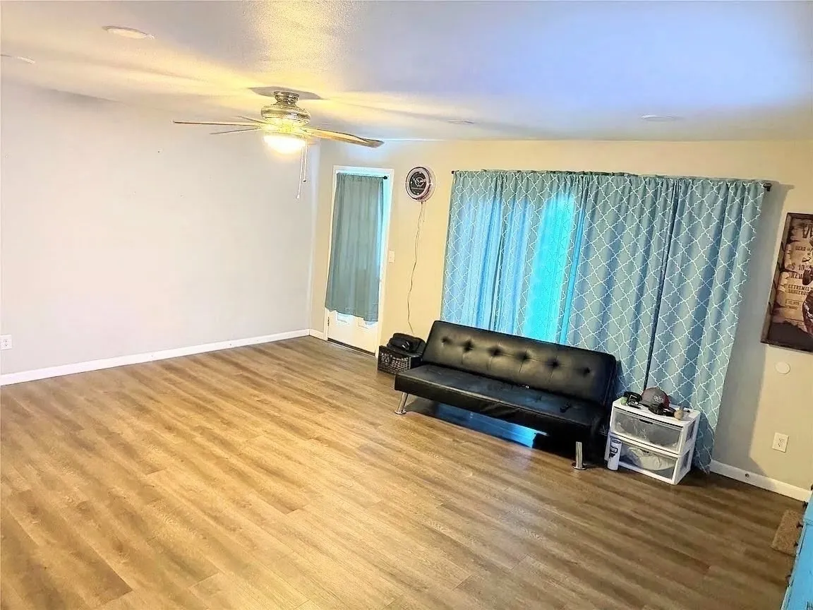 Single Family Residence For Sale in Wichita County , 1948 Hines Boulevard, Wichita Falls, Texas 76301, 3 Bedroom, 1 Bathroom, 2 Garage spaces, 1,960 Sqft, built in 1953, mls#21390294, Real Estate Agent in Wichita Falls, Homes For Sale in Wichita county, Homes For Sale in Wichita Falls, Realtor in Wichita Falls Texas, Real Estate Brokerage Independent Realty Texas, Luminita Cordes Realtor
