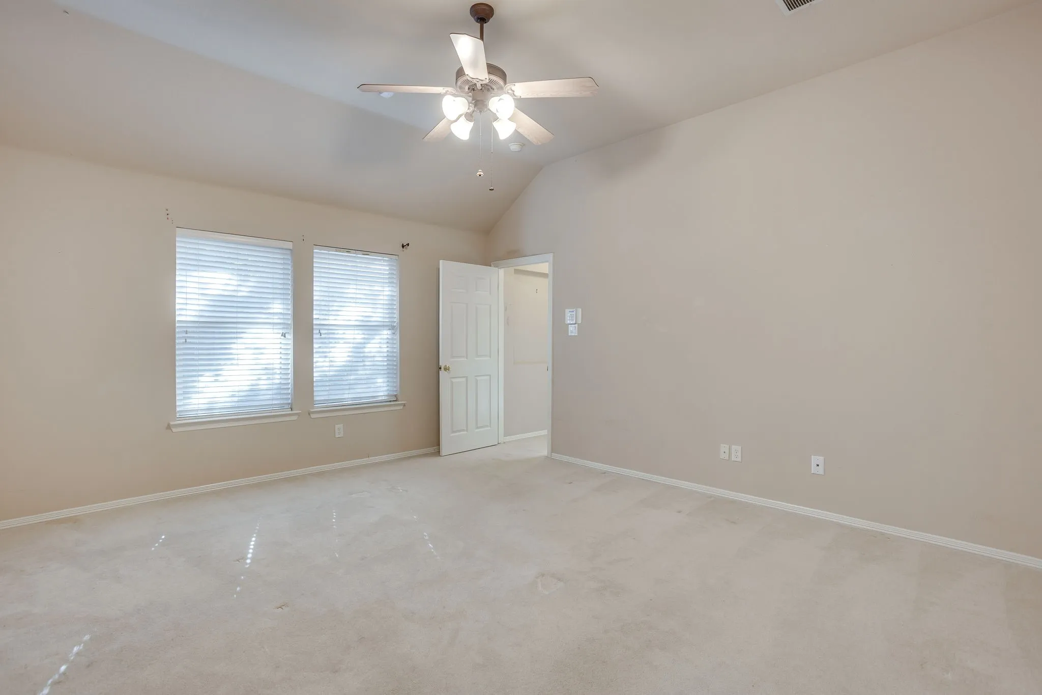 Single Family Residence For Sale in Tarrant County , 348 Marine Lane, Saginaw, Texas 76179, 4 Bedroom, 2 Bathroom, 2 Garage spaces, 2,421 Sqft, built in 2001, mls#21389241, Real Estate Agent in Saginaw, Homes For Sale in Tarrant county, Homes For Sale in Saginaw, Realtor in Saginaw Texas, Real Estate Brokerage Independent Realty Texas, Luminita Cordes Realtor