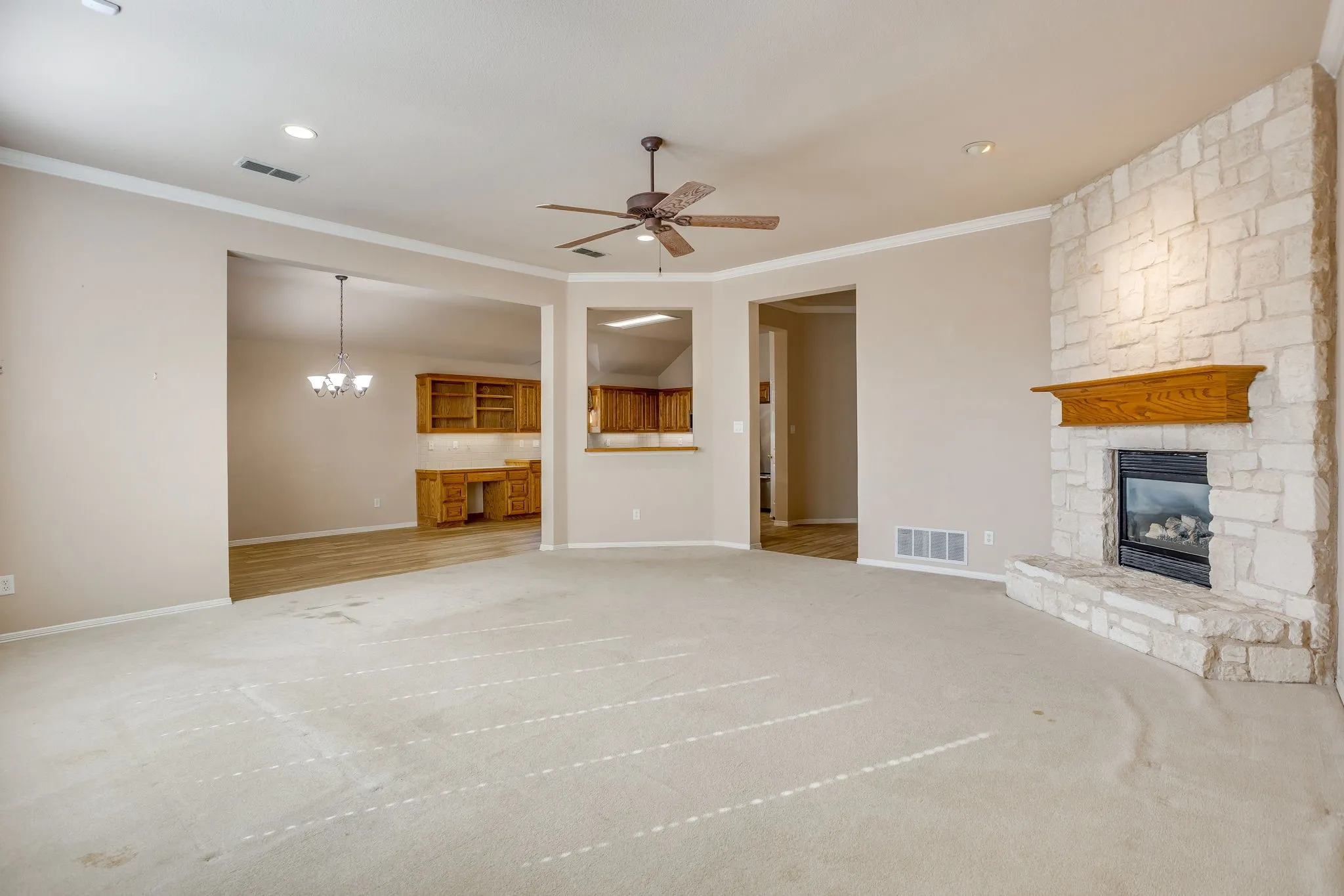 Single Family Residence For Sale in Tarrant County , 348 Marine Lane, Saginaw, Texas 76179, 4 Bedroom, 2 Bathroom, 2 Garage spaces, 2,421 Sqft, built in 2001, mls#21389241, Real Estate Agent in Saginaw, Homes For Sale in Tarrant county, Homes For Sale in Saginaw, Realtor in Saginaw Texas, Real Estate Brokerage Independent Realty Texas, Luminita Cordes Realtor