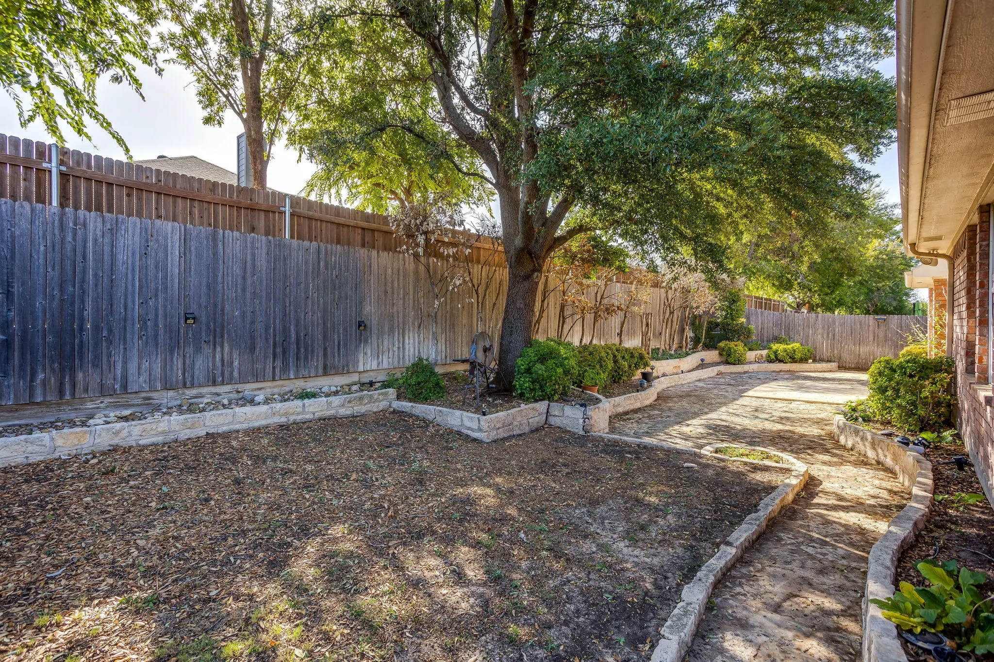 Single Family Residence For Sale in Tarrant County , 348 Marine Lane, Saginaw, Texas 76179, 4 Bedroom, 2 Bathroom, 2 Garage spaces, 2,421 Sqft, built in 2001, mls#21389241, Real Estate Agent in Saginaw, Homes For Sale in Tarrant county, Homes For Sale in Saginaw, Realtor in Saginaw Texas, Real Estate Brokerage Independent Realty Texas, Luminita Cordes Realtor