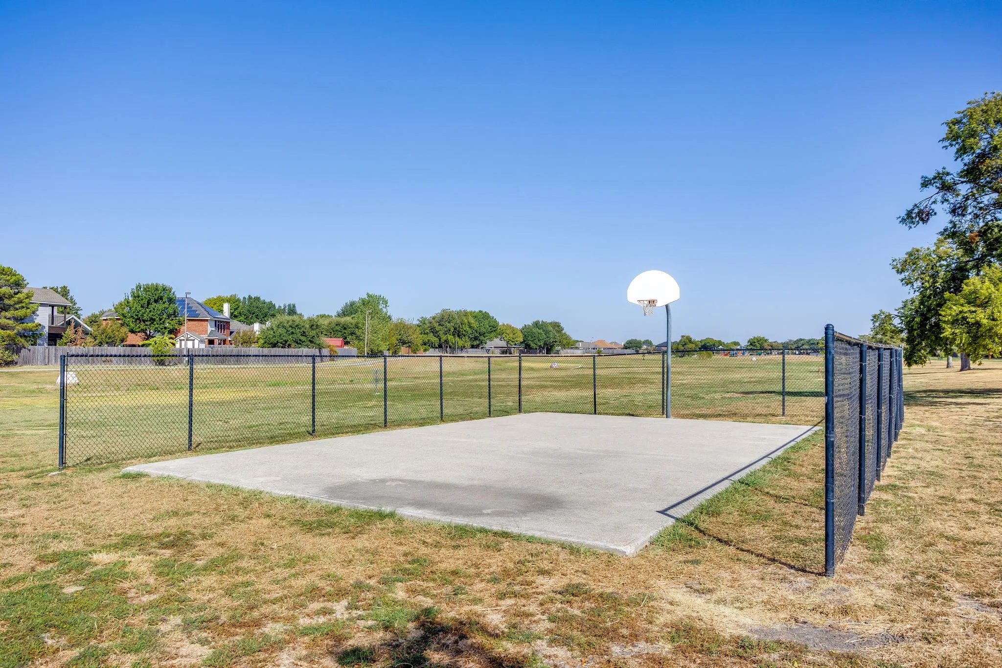 Single Family Residence For Sale in Tarrant County , 348 Marine Lane, Saginaw, Texas 76179, 4 Bedroom, 2 Bathroom, 2 Garage spaces, 2,421 Sqft, built in 2001, mls#21389241, Real Estate Agent in Saginaw, Homes For Sale in Tarrant county, Homes For Sale in Saginaw, Realtor in Saginaw Texas, Real Estate Brokerage Independent Realty Texas, Luminita Cordes Realtor