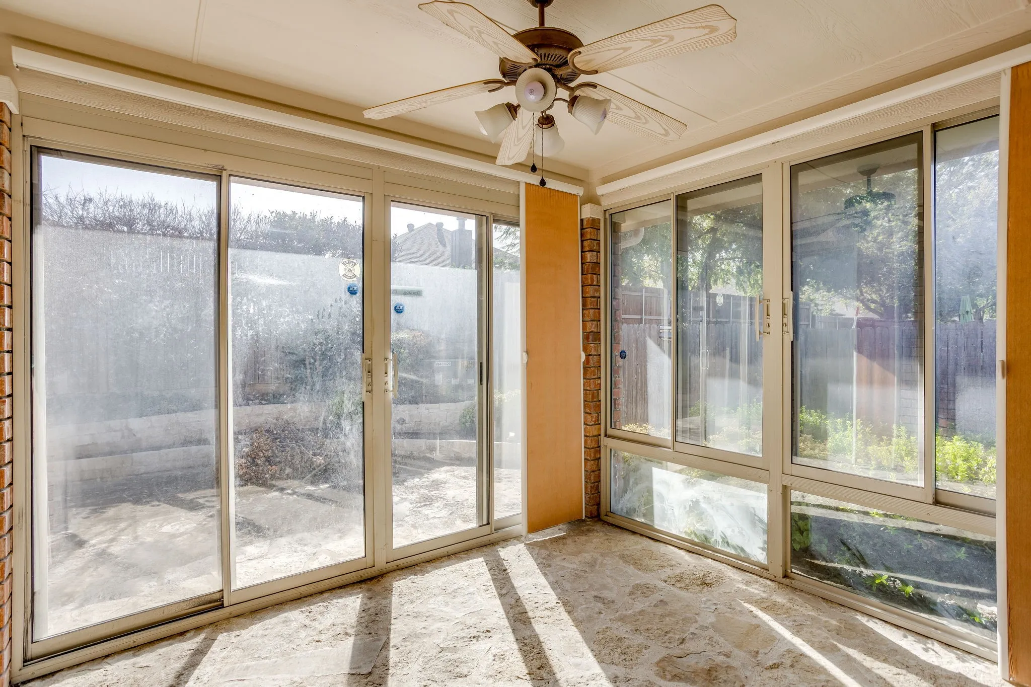 Single Family Residence For Sale in Tarrant County , 348 Marine Lane, Saginaw, Texas 76179, 4 Bedroom, 2 Bathroom, 2 Garage spaces, 2,421 Sqft, built in 2001, mls#21389241, Real Estate Agent in Saginaw, Homes For Sale in Tarrant county, Homes For Sale in Saginaw, Realtor in Saginaw Texas, Real Estate Brokerage Independent Realty Texas, Luminita Cordes Realtor
