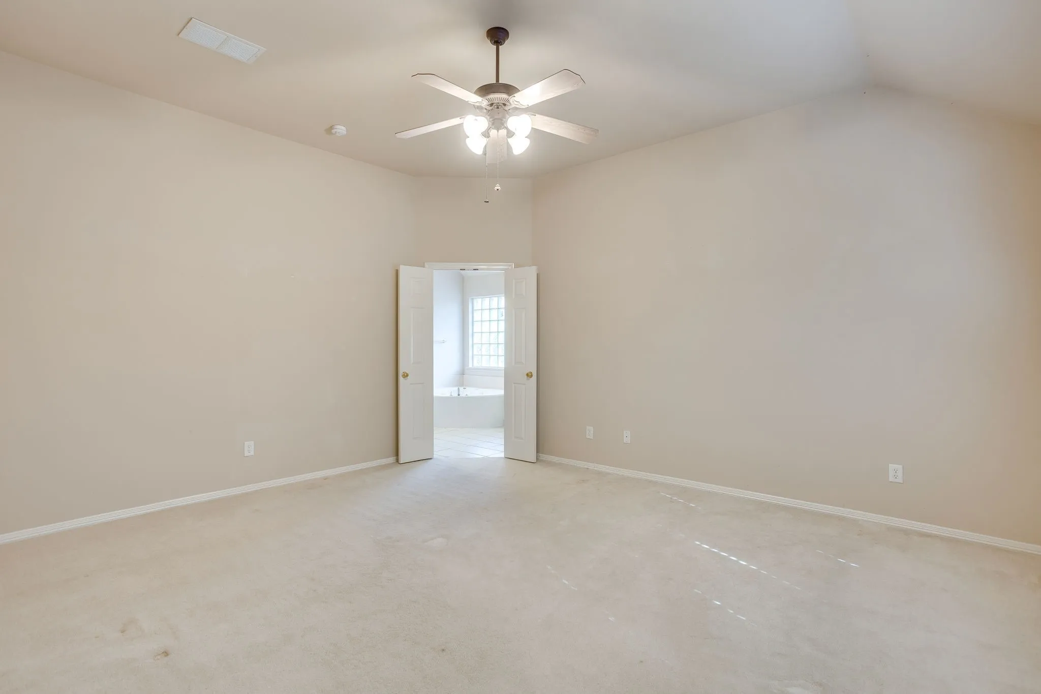 Single Family Residence For Sale in Tarrant County , 348 Marine Lane, Saginaw, Texas 76179, 4 Bedroom, 2 Bathroom, 2 Garage spaces, 2,421 Sqft, built in 2001, mls#21389241, Real Estate Agent in Saginaw, Homes For Sale in Tarrant county, Homes For Sale in Saginaw, Realtor in Saginaw Texas, Real Estate Brokerage Independent Realty Texas, Luminita Cordes Realtor