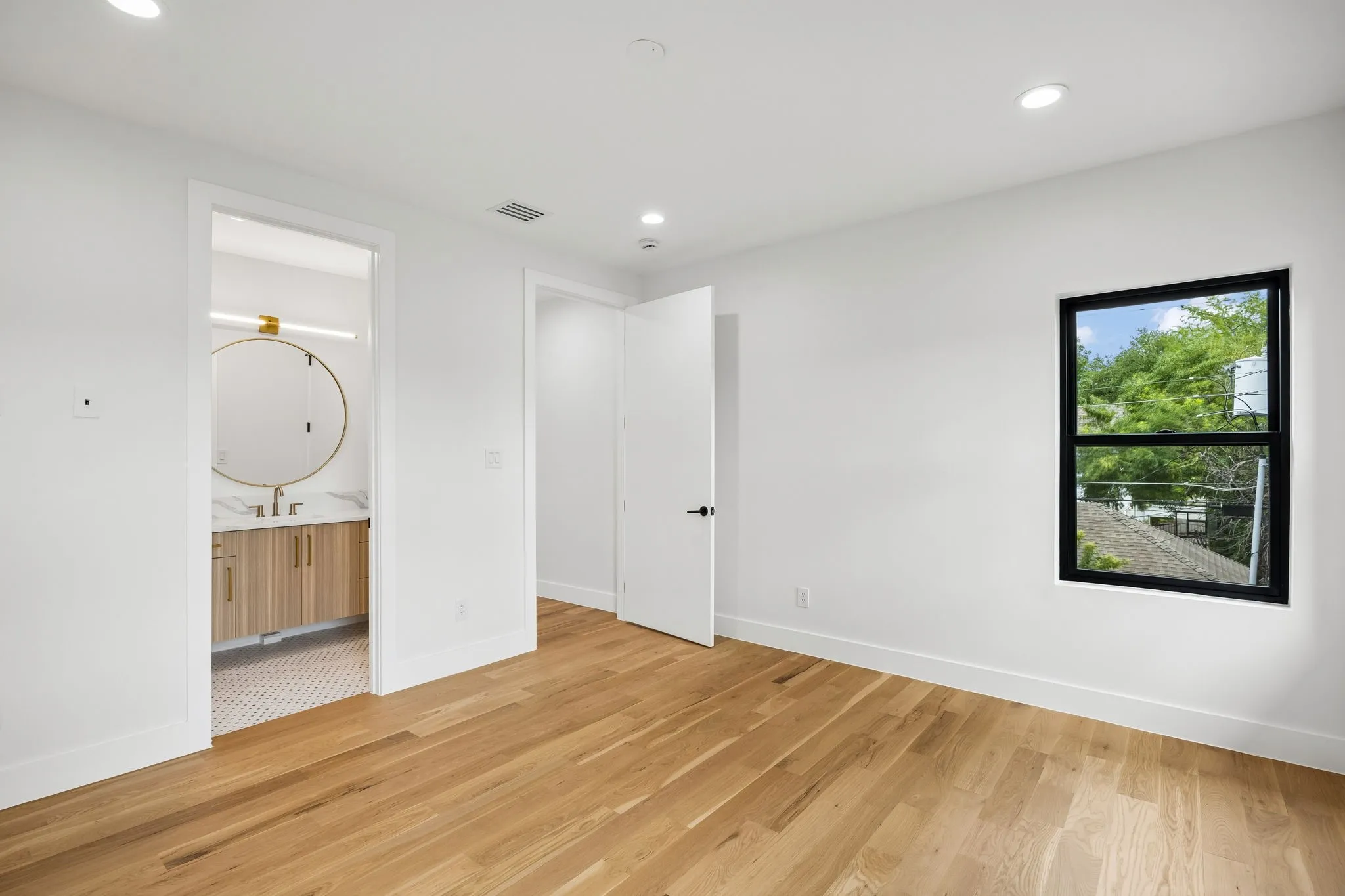 Single Family Residence For Rent in Dallas County , 6231 Mccommas Boulevard, Dallas, Texas 75214, 5 Bedroom, 6 Bathroom, 2 Garage spaces, 5,057 Sqft, built in 2025, mls#21390309, Real Estate Agent in Dallas, Homes For Rent in Dallas county, Homes For Rent in Dallas, Realtor in Dallas Texas, Real Estate Brokerage Independent Realty Texas, Luminita Cordes Realtor