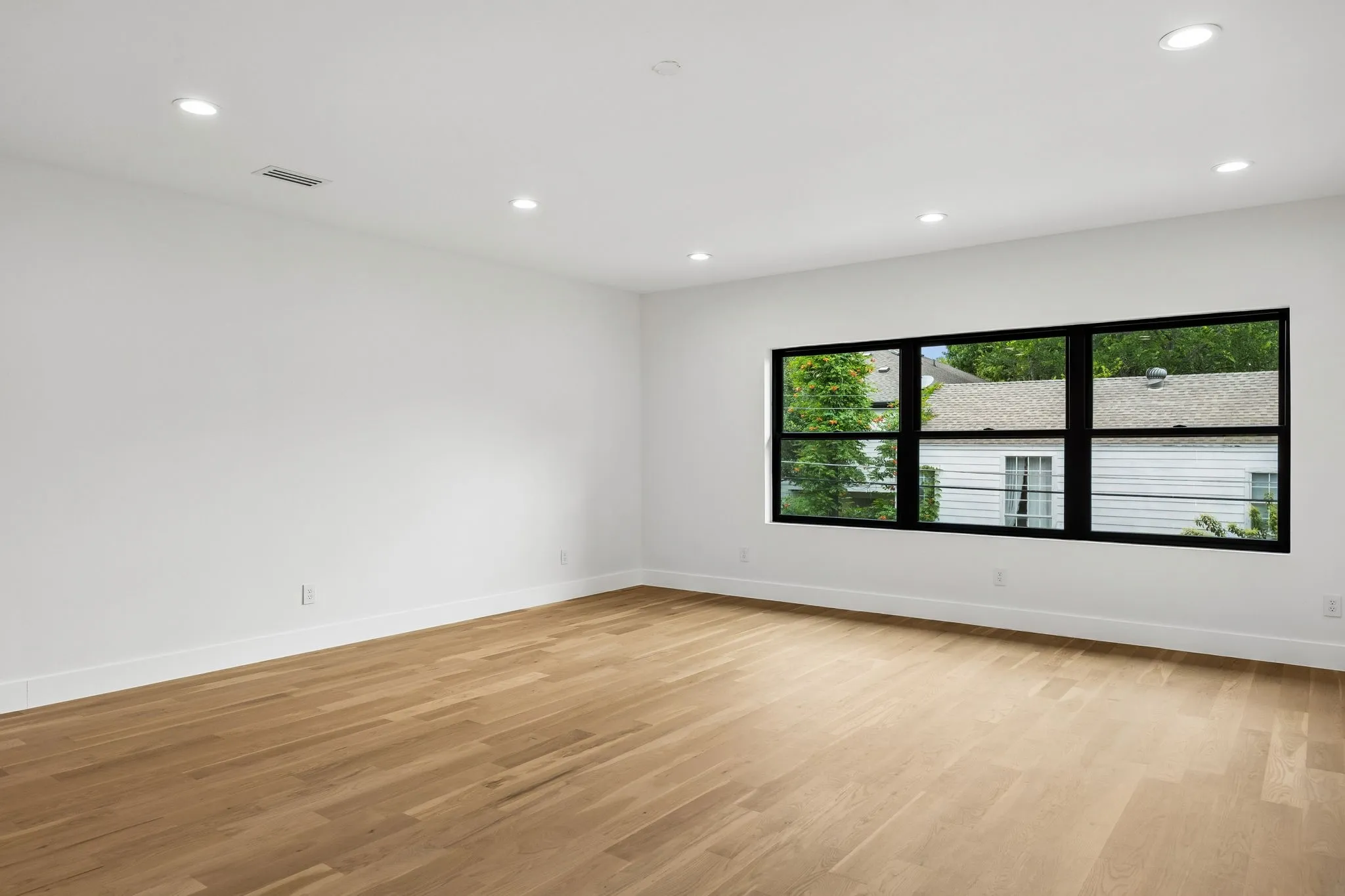 Single Family Residence For Rent in Dallas County , 6231 Mccommas Boulevard, Dallas, Texas 75214, 5 Bedroom, 6 Bathroom, 2 Garage spaces, 5,057 Sqft, built in 2025, mls#21390309, Real Estate Agent in Dallas, Homes For Rent in Dallas county, Homes For Rent in Dallas, Realtor in Dallas Texas, Real Estate Brokerage Independent Realty Texas, Luminita Cordes Realtor