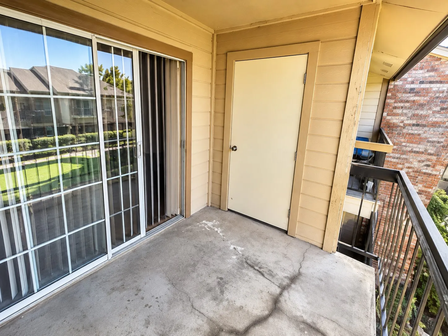 Condominium For Rent in Dallas County , 12484 Abrams Road 2326, Dallas, Texas 75243, 2 Bedroom, 2 Bathroom, Garage spaces, 998 Sqft, built in 1982, mls#21390297, Real Estate Agent in Dallas, Homes For Rent in Dallas county, Homes For Rent in Dallas, Realtor in Dallas Texas, Real Estate Brokerage Independent Realty Texas, Luminita Cordes Realtor