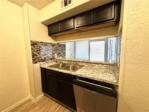 Condominium For Rent in Dallas County , 12484 Abrams Road 2326, Dallas, Texas 75243, 2 Bedroom, 2 Bathroom, Garage spaces, 998 Sqft, built in 1982, mls#21390297, Real Estate Agent in Dallas, Homes For Rent in Dallas county, Homes For Rent in Dallas, Realtor in Dallas Texas, Real Estate Brokerage Independent Realty Texas, Luminita Cordes Realtor